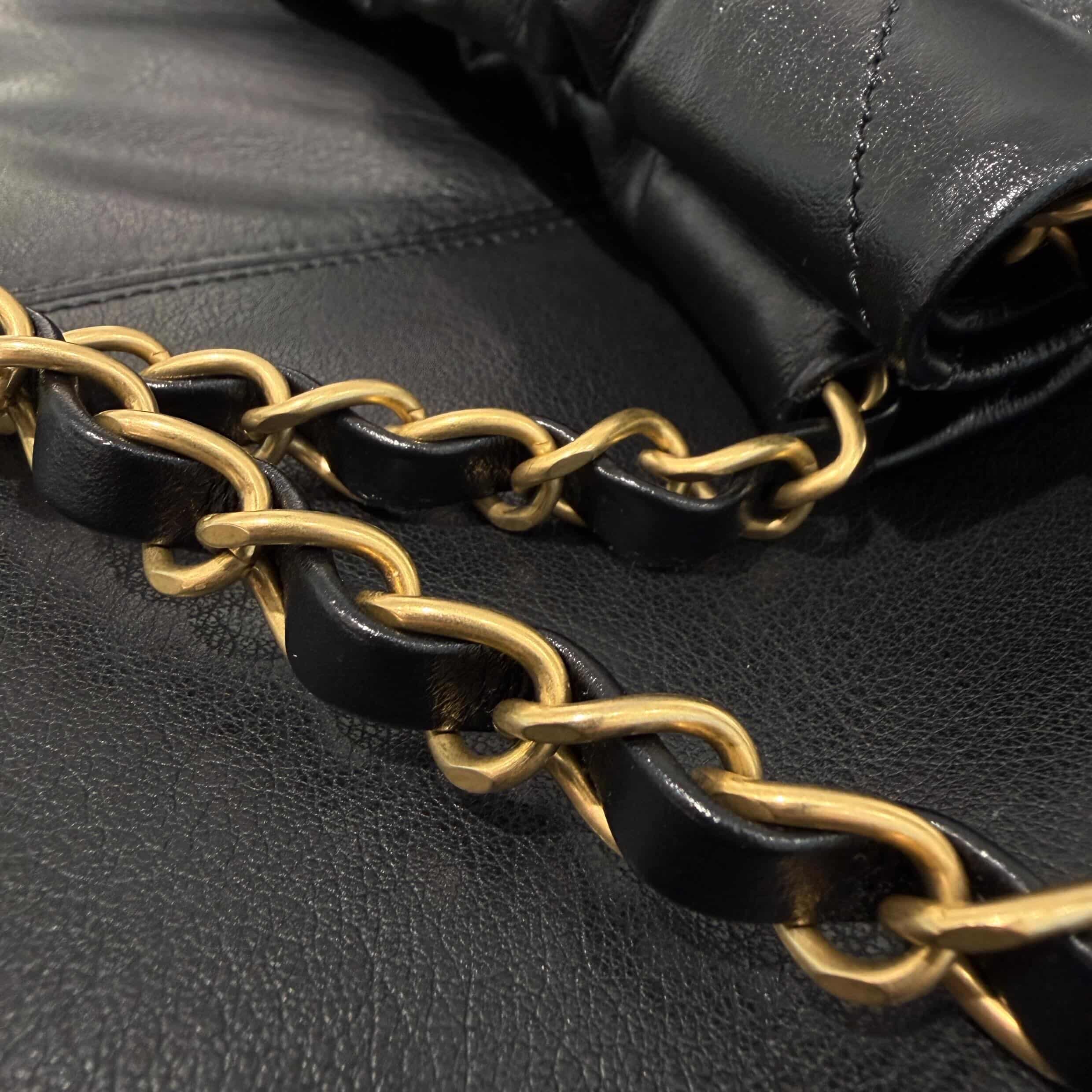 CHANEL 22 Small Shiny Calf Leather Chain Shoulder Bag シャネル 22
