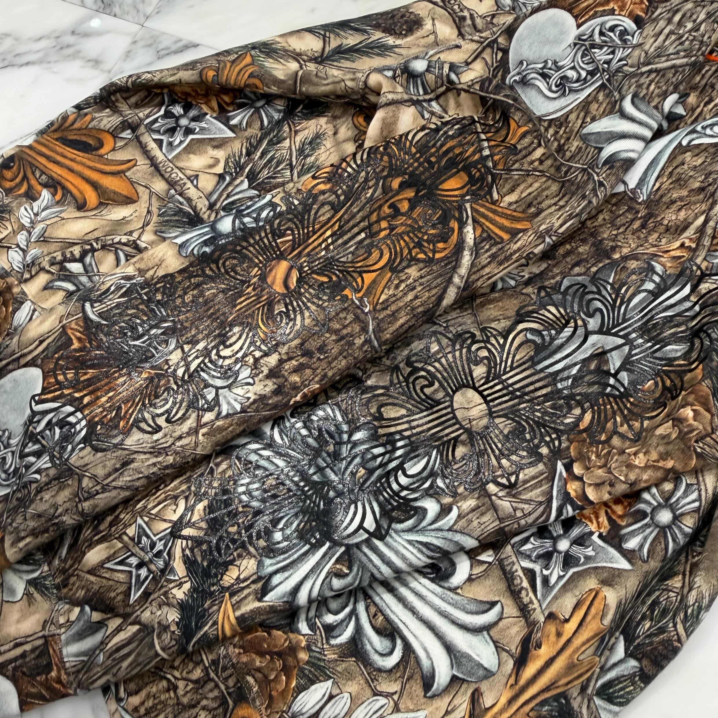 CHROME HEARTS × NIKE × Drake NOCTA 2026SS Camo Neck Logo Crewneck Sweatshirt Size L クロムハーツ×ナイキ×ドレイク ノクタ カモネックロゴクルーネックスウェットシャツ サイズL