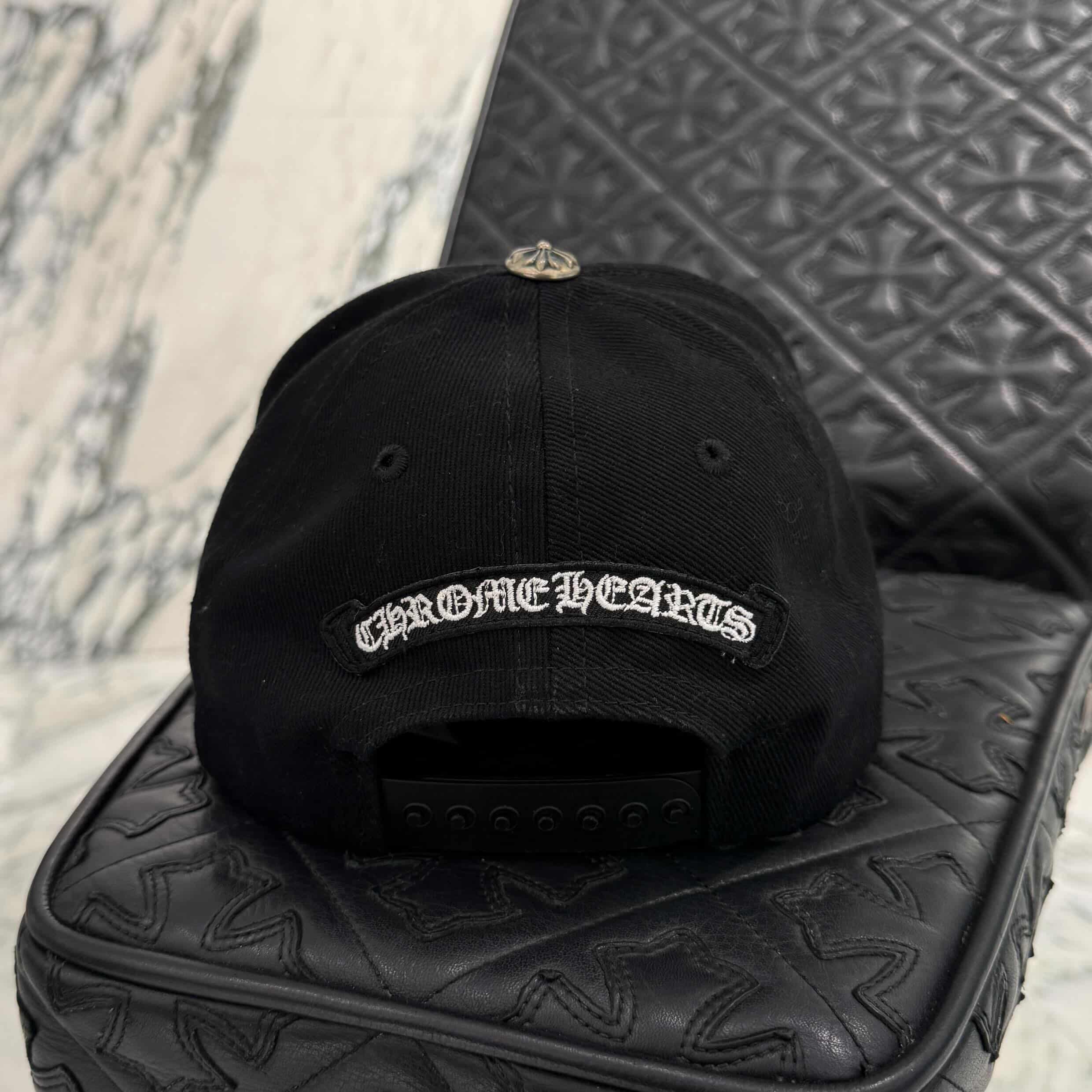 CHROME HEARTS Vertical Logo Trucker Cap Size ONE SIZE (53-60) クロムハーツ ヴァーティカルロゴ トラッカーキャップ サイズONE SIZE (53-60)