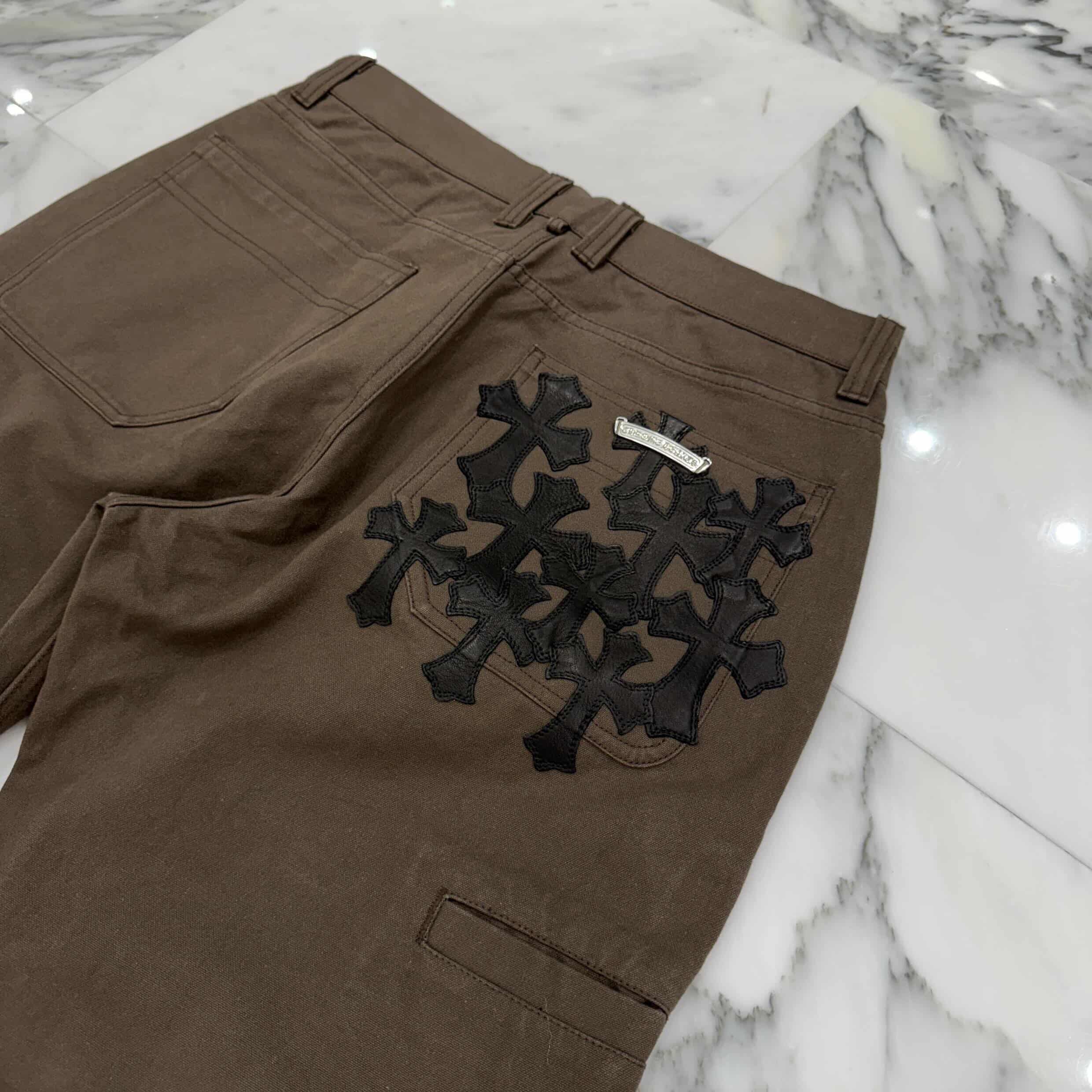 CHROME HEARTS Cemetery Cross Leather Patch Cotton Cargo Pants Size 32 クロムハーツ セメタリー クロス レザー パッチ コットン カーゴ パンツ ブラウン サイズ32