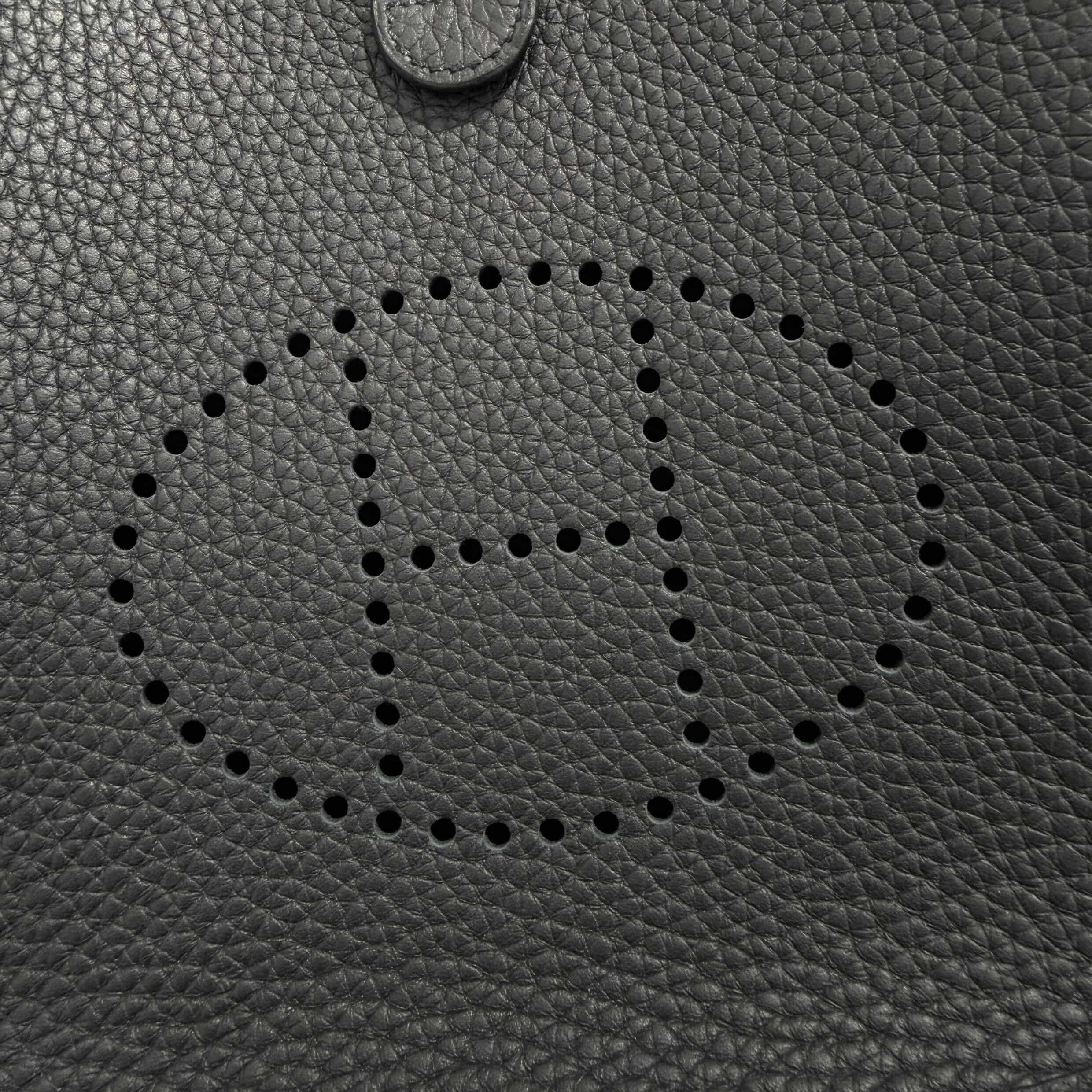 HERMES Evelyn Amazon TPM " NOIR " K刻印 エルメス エブリン アマゾン TPM "ノワール" レザーショルダーバッグ K刻印