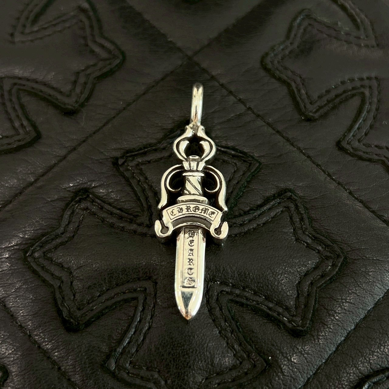 CHROME HEARTS 【 DOUBLE DAGGER 】 トップ Chrome Hearts Large Dagger Pendant on Paper Chain – Justin Reed