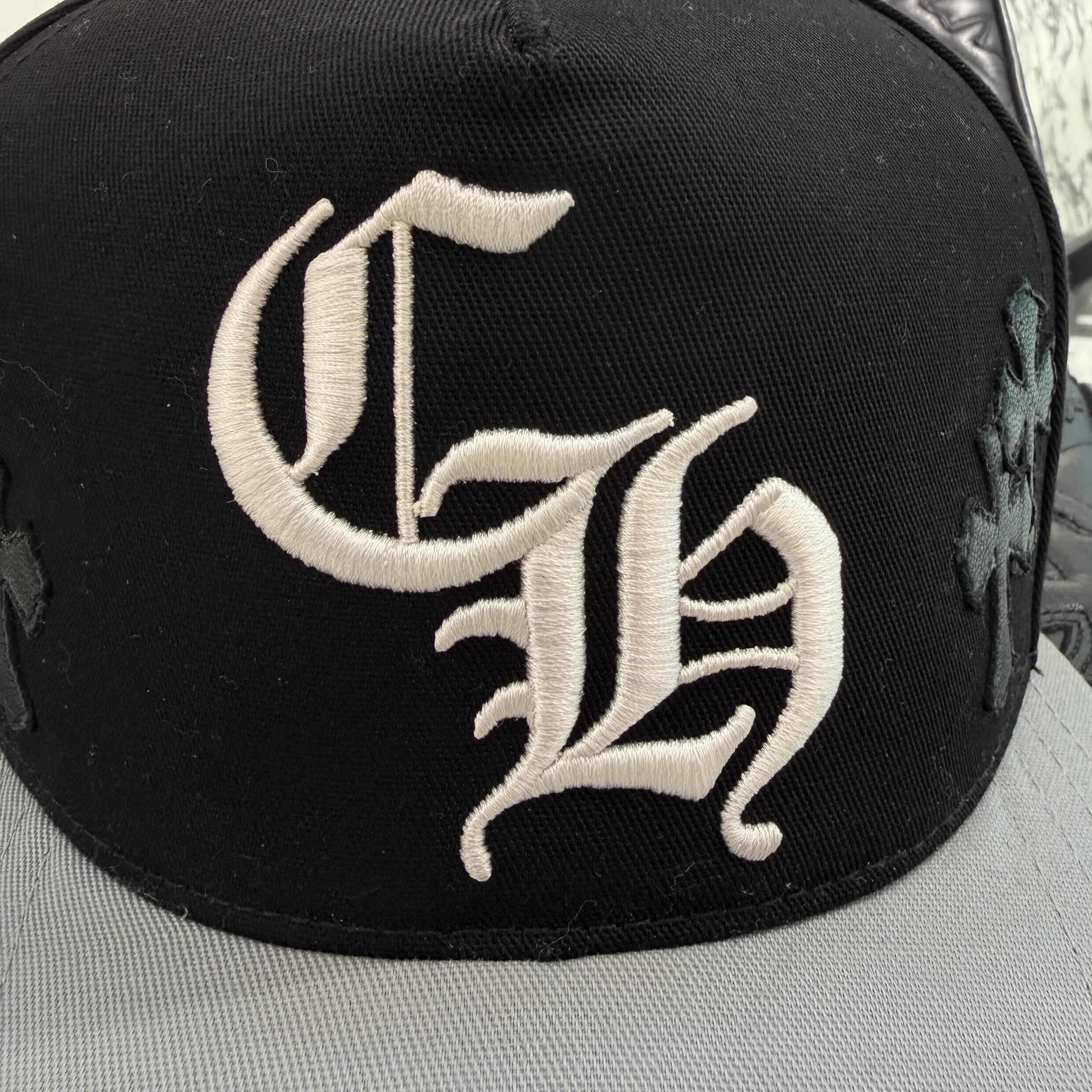CHROME HEARTS セメタリークロス　トラッカーキャップ CHROME HEARTS Cemetery Cross Patch Trucker Cap Size ONE SIZE (53