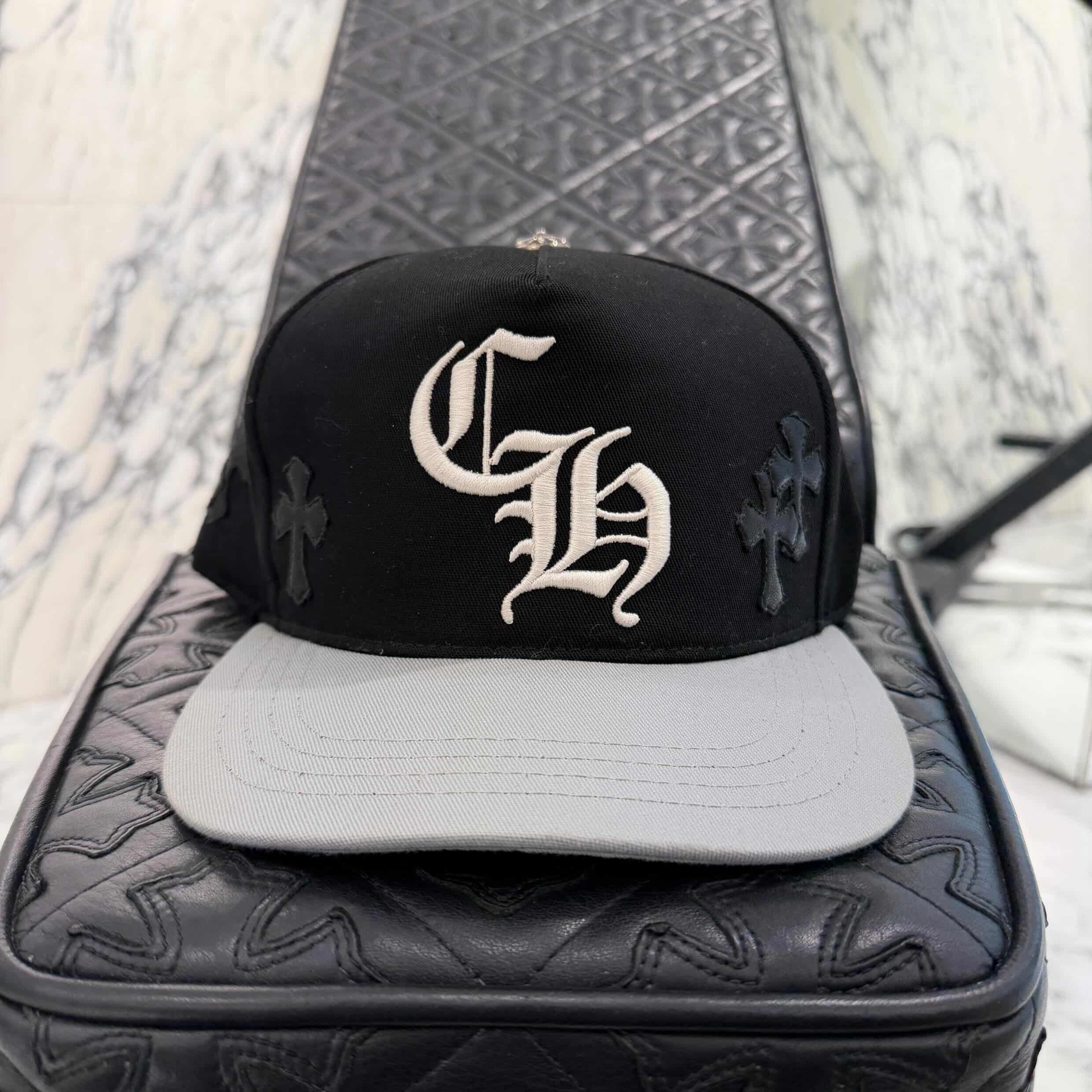 CHROME HEARTS ブラックキャップ OSサイズ CHROME HEARTS Cemetery Cross Patch Trucker Cap Size ONE SIZE (53