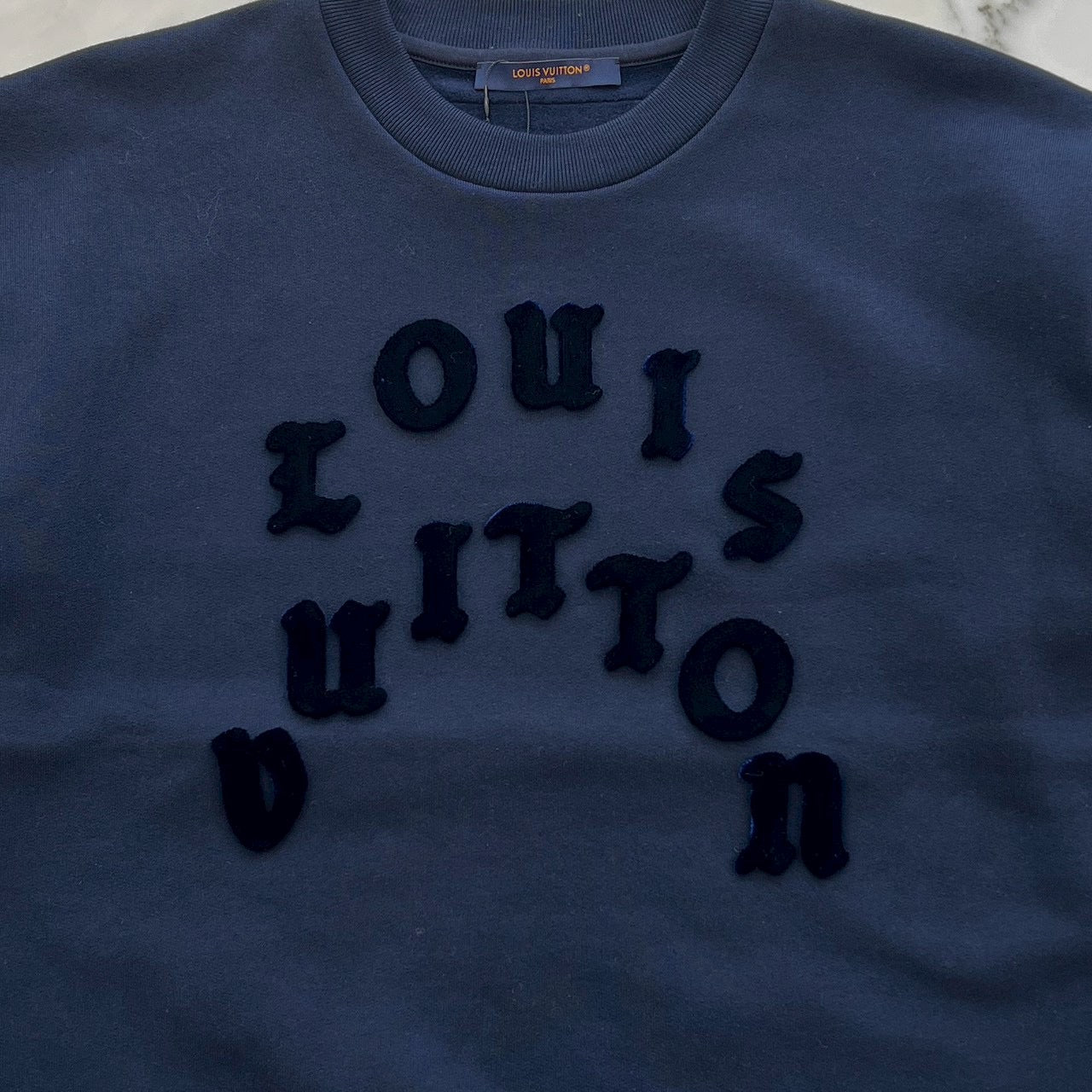 LOUIS VUITTON 2023SS Tufted Logo Crew Neck Sweatshirt HOY42W Size L ルイヴィトン タフタージュ ロゴクルーネック スウェット サイズL