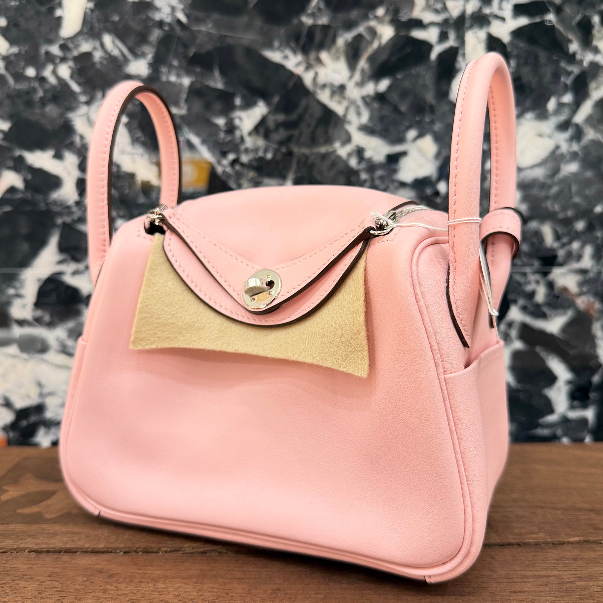 HERMES Lindy Mini "Rose Sakura" B刻印 エルメス リンディミニ "ローズサクラ" レザーショルダーバッグ B刻印