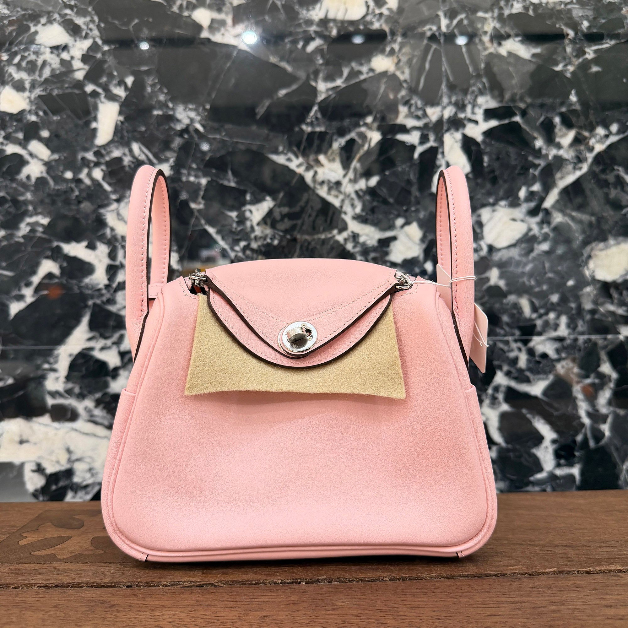 HERMES Lindy Mini "Rose Sakura" B刻印 エルメス リンディミニ "ローズサクラ" レザーショルダーバッグ B刻印
