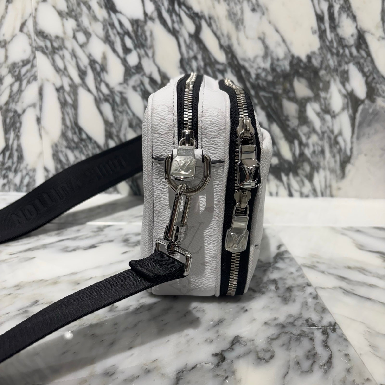 LOUIS VUITTON 2024SS Alpha Messenger Bron Taigarama Shoulder Bag