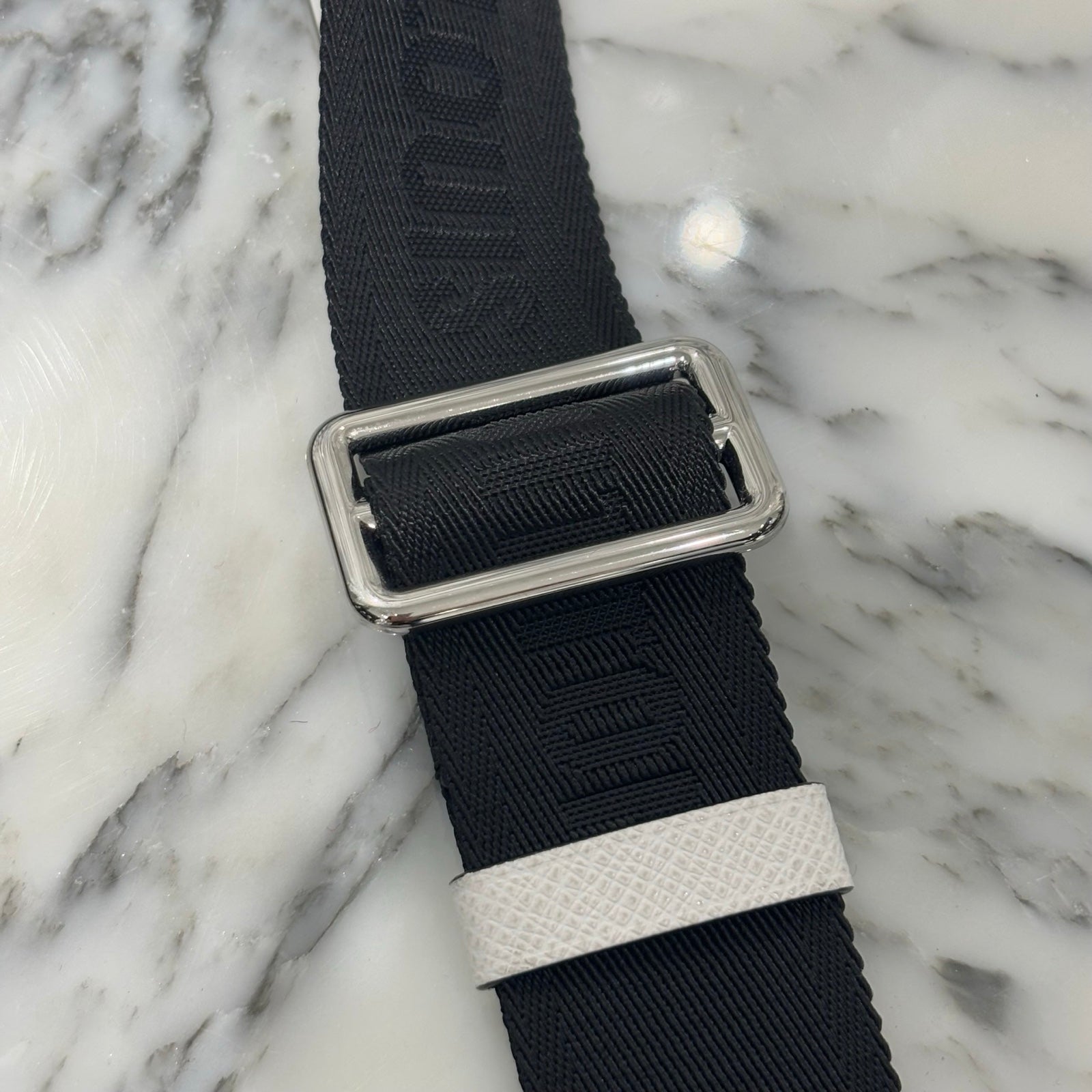 LOUIS VUITTON 2024SS Alpha Messenger Bron Taigarama Shoulder Bag M31069 ルイヴィトン アルファ・メッセンジャー ブロン タイガラマ ショルダーバッグ