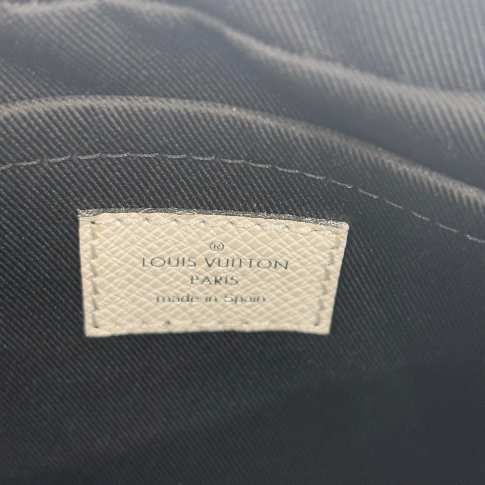 LOUIS VUITTON 2024SS Alpha Messenger Bron Taigarama Shoulder Bag M31069 ルイヴィトン アルファ・メッセンジャー ブロン タイガラマ ショルダーバッグ