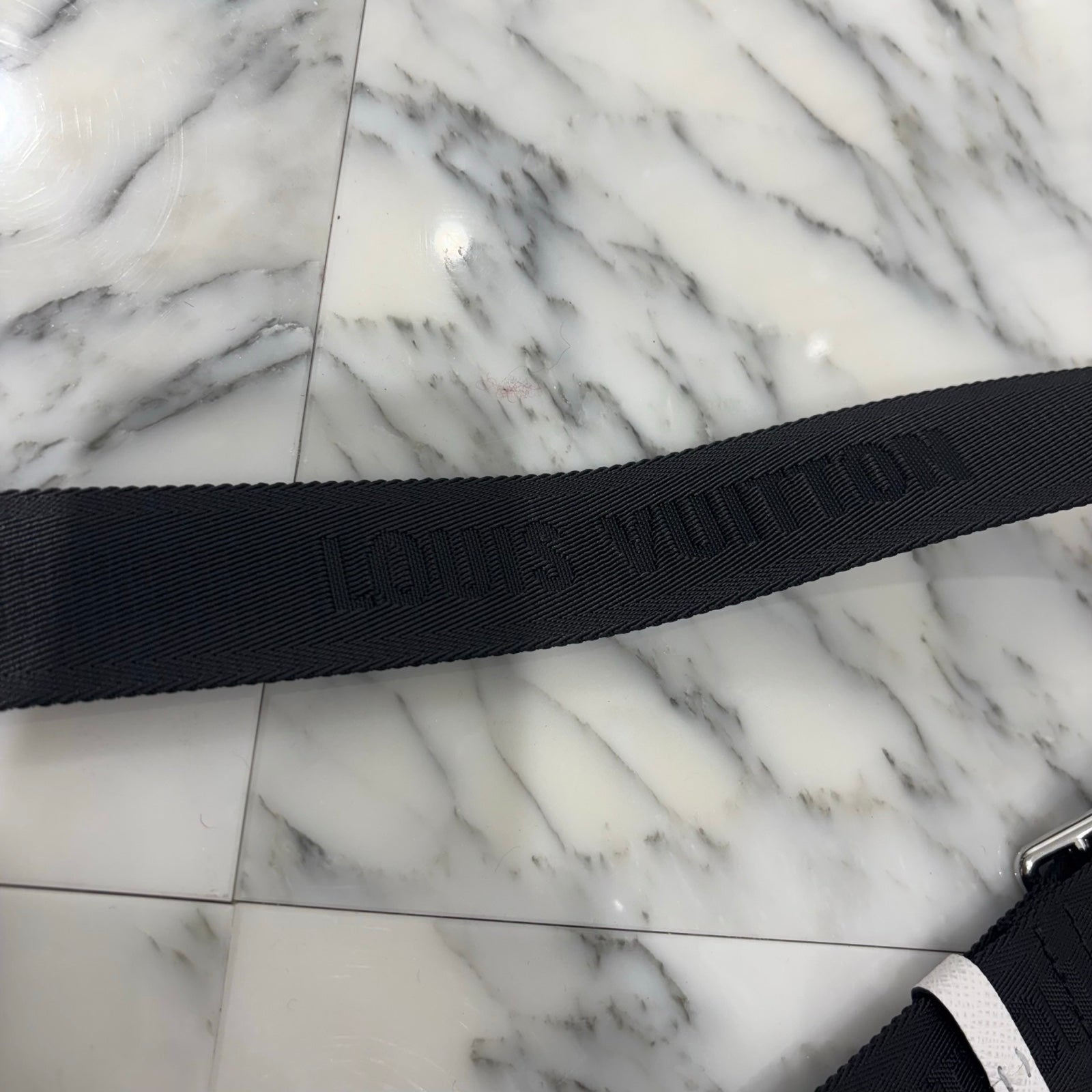 LOUIS VUITTON 2024SS Alpha Messenger Bron Taigarama Shoulder Bag M31069 ルイヴィトン アルファ・メッセンジャー ブロン タイガラマ ショルダーバッグ