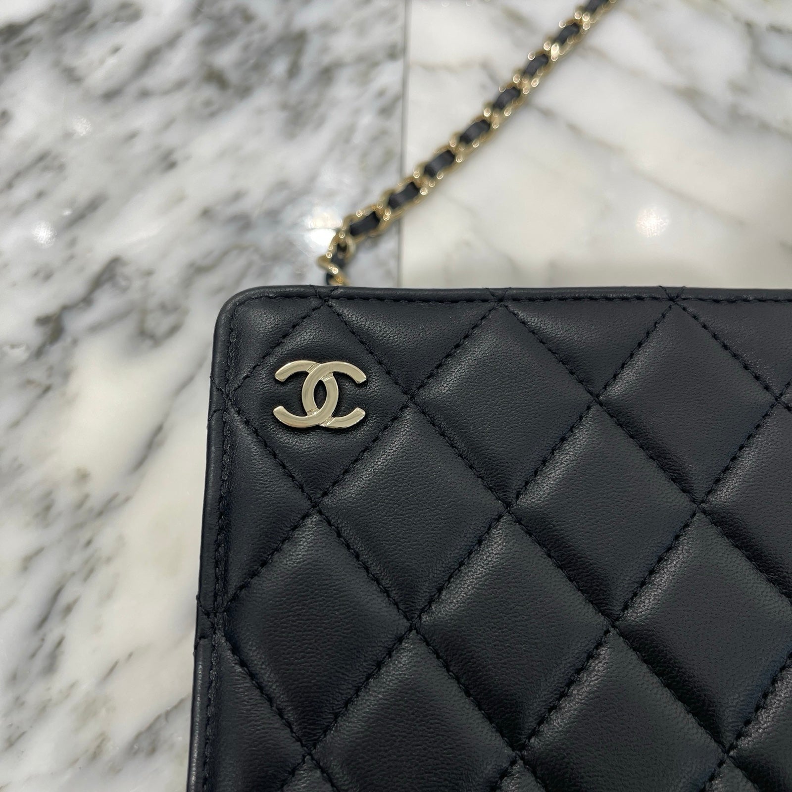 CHANEL 2023AW Book Card Holder Chain Quilting Shoulder Bag