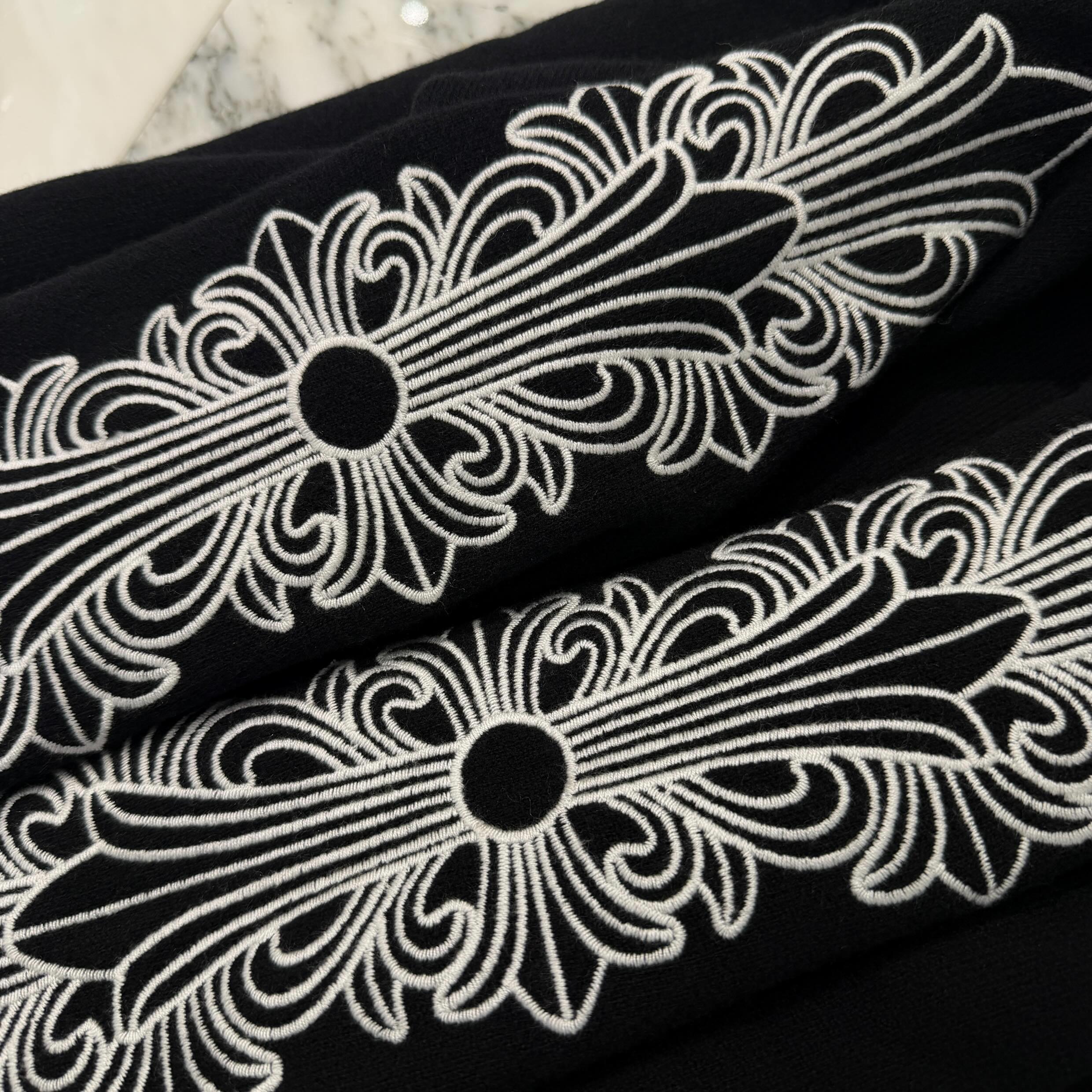 CHROME HEARTS Y NOT Floral Cross Embroidery Crew Neck Cashmere