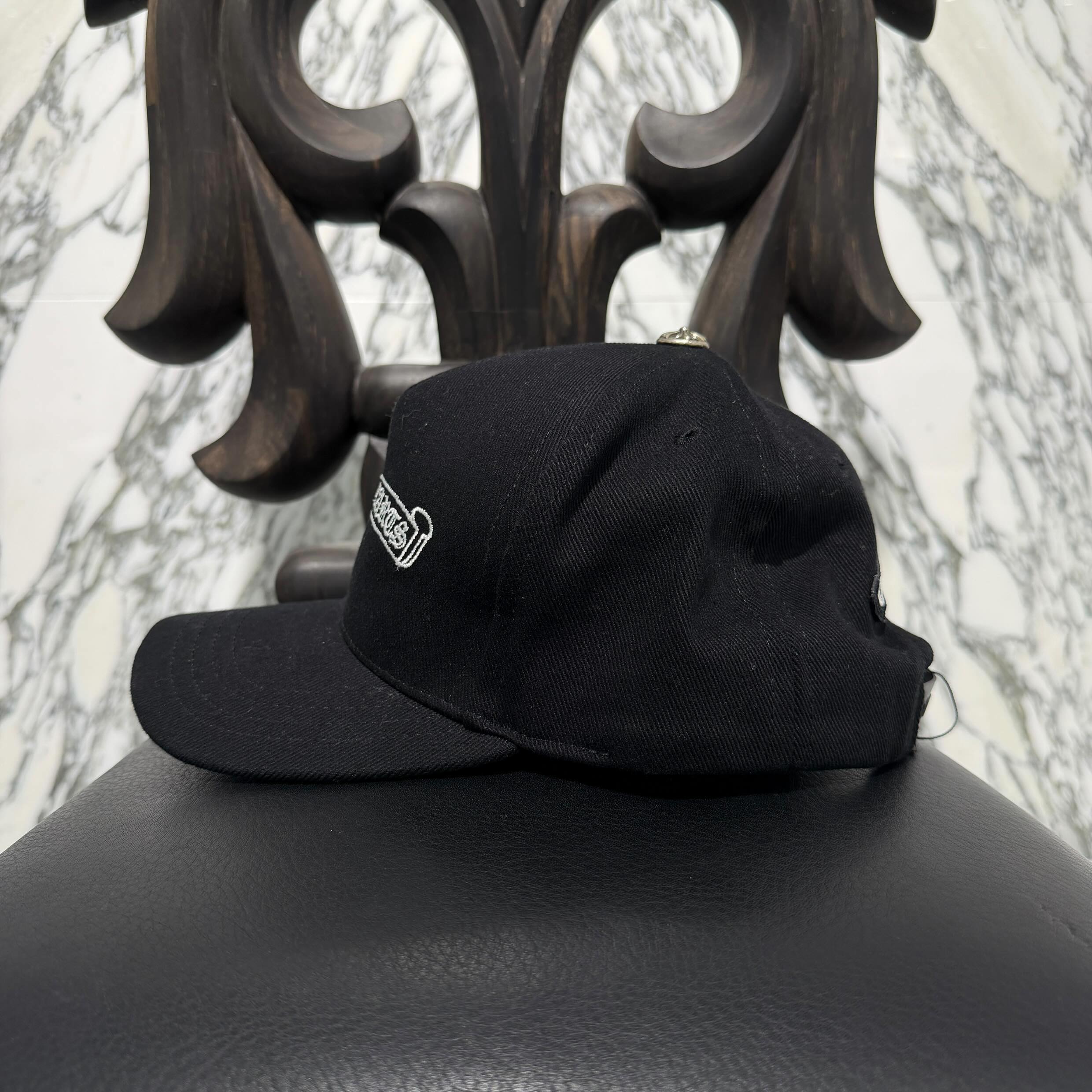 CHROME HEARTS Scroll Label Logo Embroidery Cap Size ONE SIZE (53-60) クロムハーツ スクロールラベルロゴ 刺繍 キャップ サイズONE SIZE (53-60)