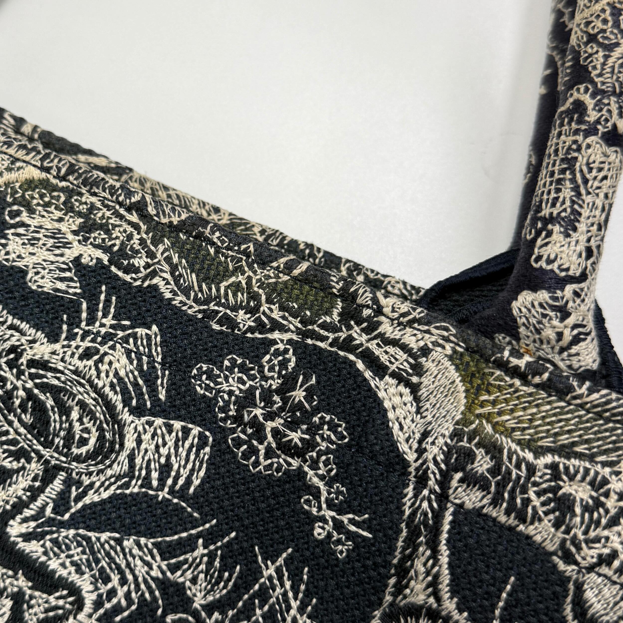DIOR Toile de Jouy Embroidered Book Tote Bag Large M1286ZRGO_M35I ディオール トワル ドゥ ジュイ エンブロイダリー ブックトート ラージ