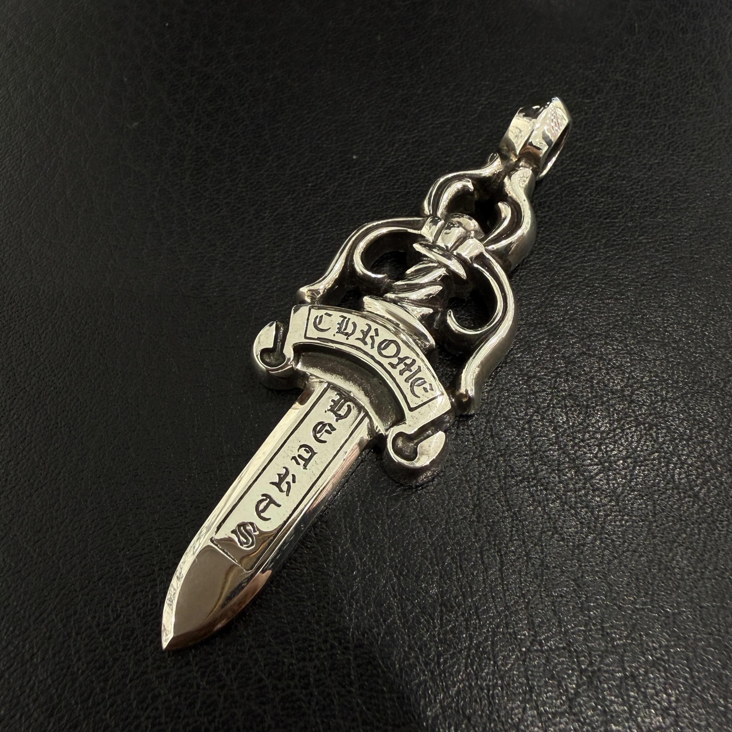 クロムハーツ　ラージダガー　ペンダント　トップ CHROME HEARTS Large Dagger Pendant Top クロムハーツ ラージダガー