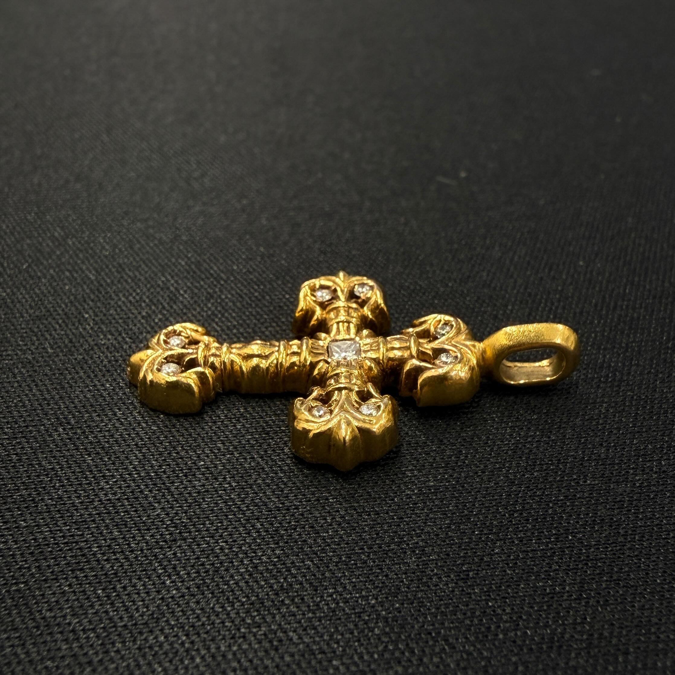 CHROME HEARTS 22K Tiny Filigree Cross Pave Diamond Pendant Top クロムハーツ 22K タイニー フィリグリークロス パヴェダイヤモンド ペンダント トップ