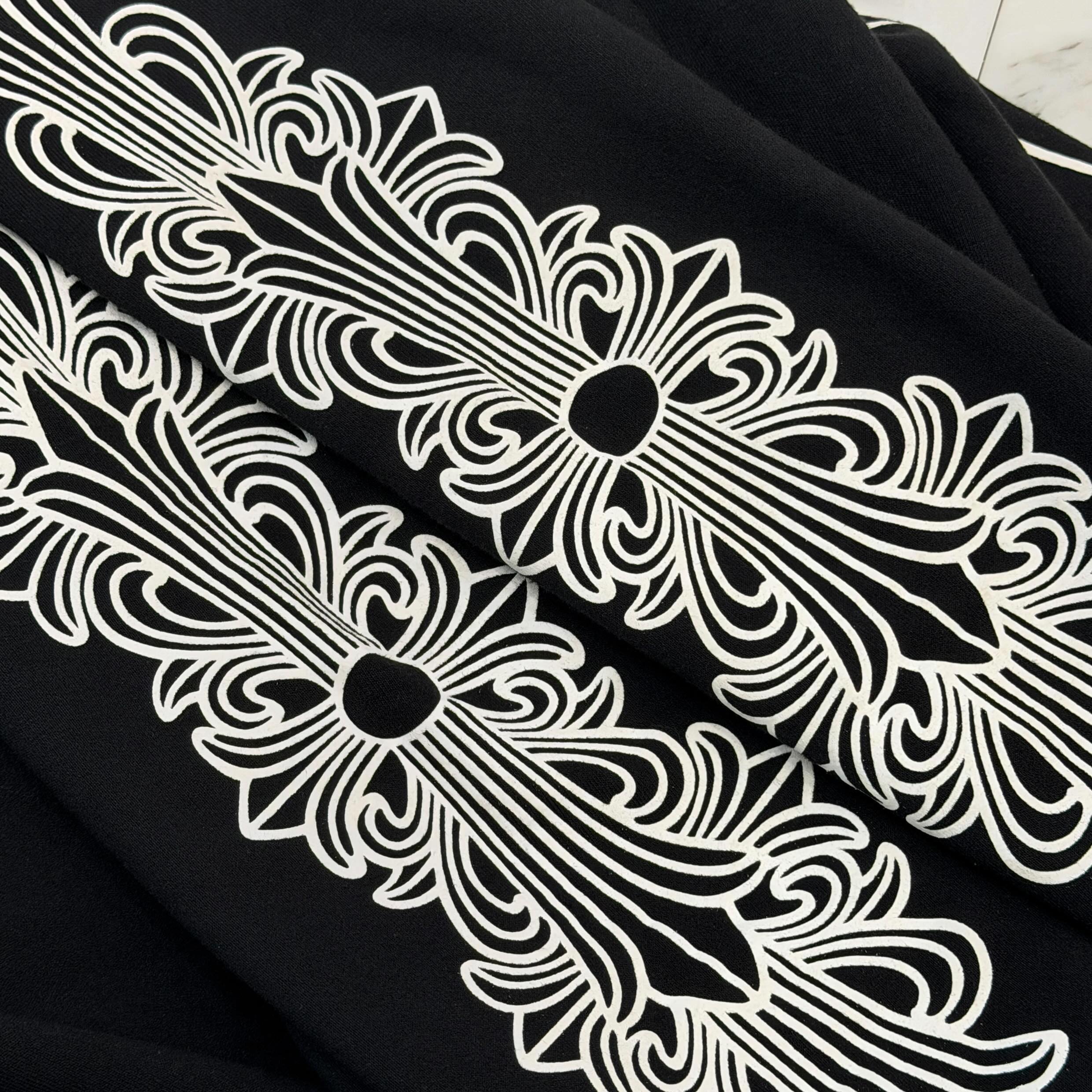 CHROME HEARTS Floral Cross Horseshoe Crewneck Sweat Shirts Size S クロムハーツ フローラルクロス ホースシュー クルーネック スウェットシャツ サイズS