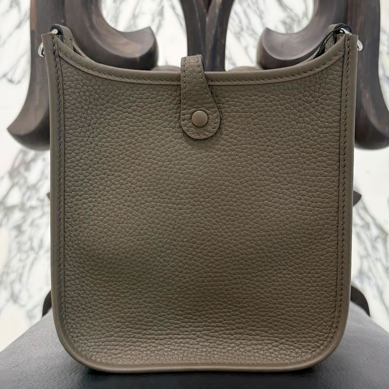 HERMES Evelyn Amazon TPM "Rouge Serie" G刻印 エルメス エブリン アマゾン TPM "ルージュセリエ" レザーショルダーバッグ G刻印