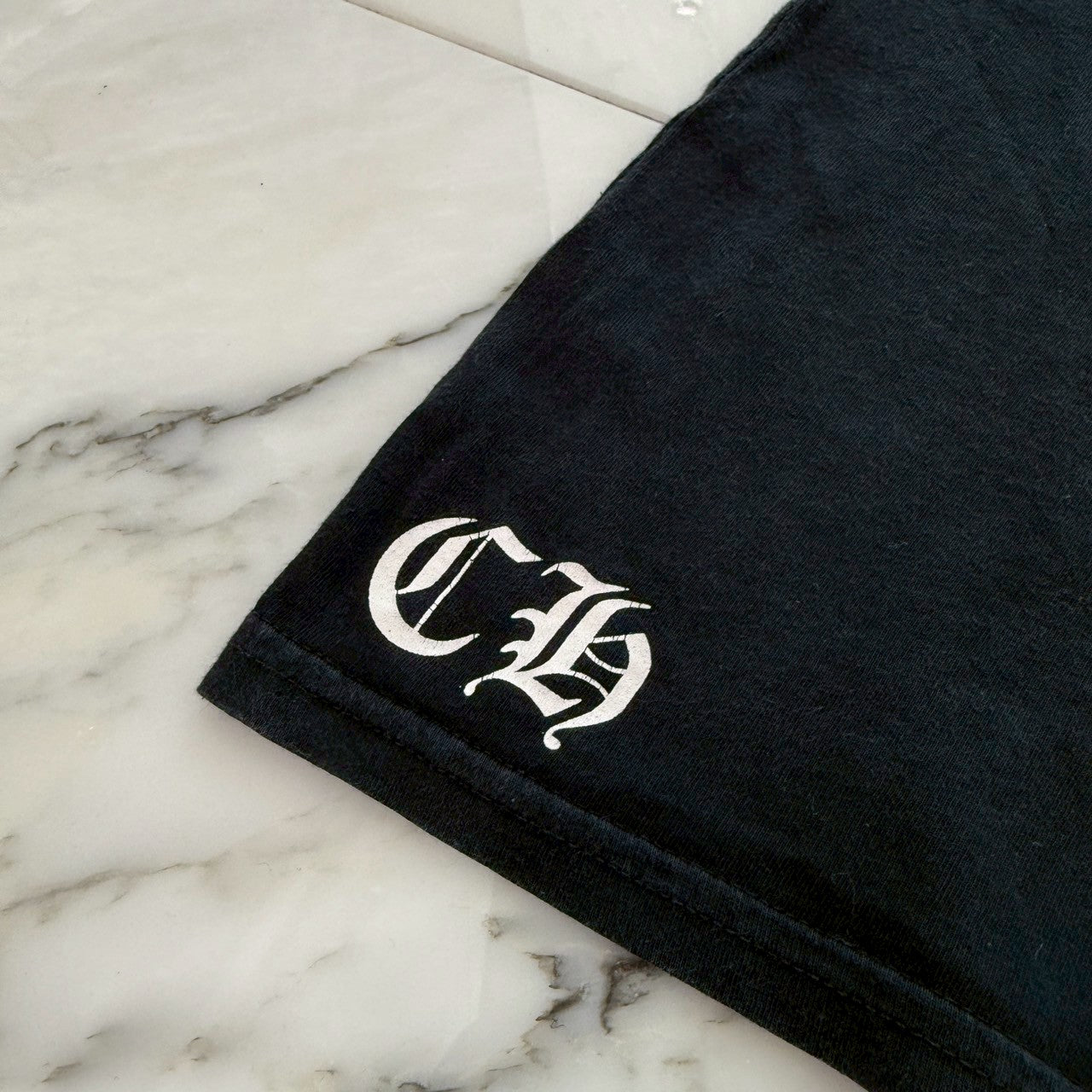 CHROME HEARTS CH Plus Pattern Triple Cross Print V Neck Tee Size XS クロムハ―ツ CHプラス柄 トリプルクロスプリント Vネック Tシャツ サイズXS