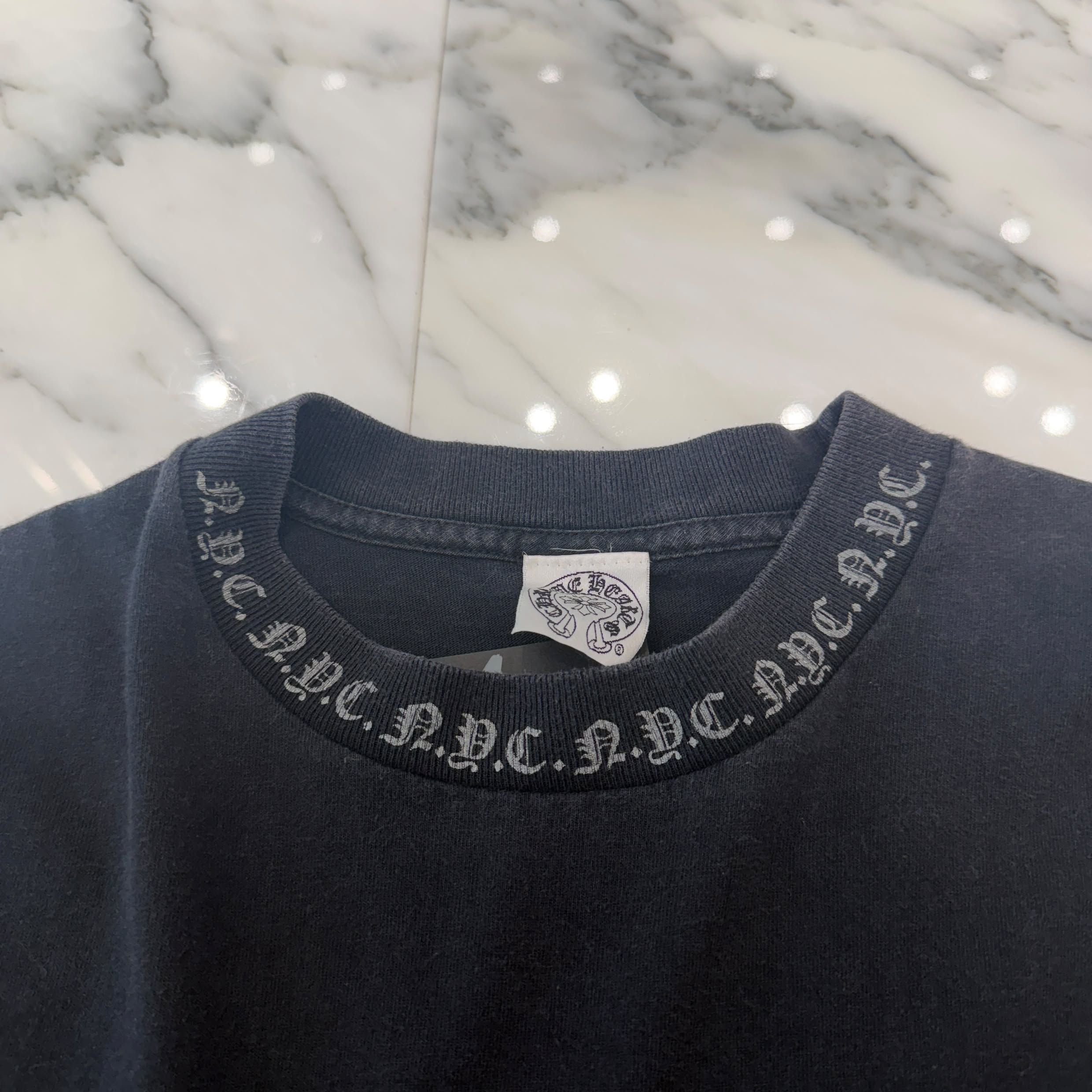 CHROME HEARTS NYC Neck Logo Side Print Tee Size M クロムハーツ NYCネックロゴ サイドプリント  Tシャツ サイズM