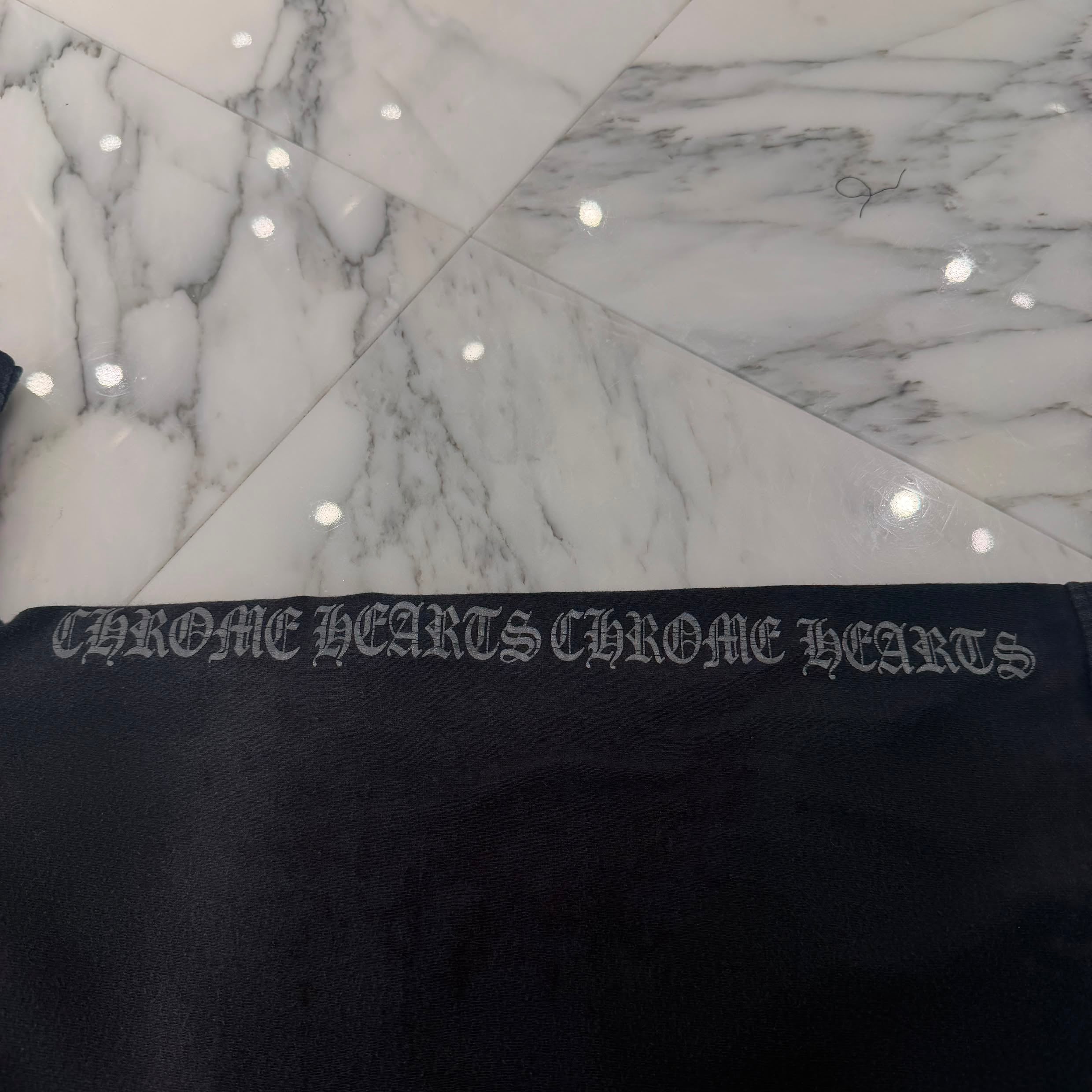 CHROME HEARTS NYC Neck Logo Side Print Tee Size M クロムハーツ NYCネックロゴ サイドプリント  Tシャツ サイズM