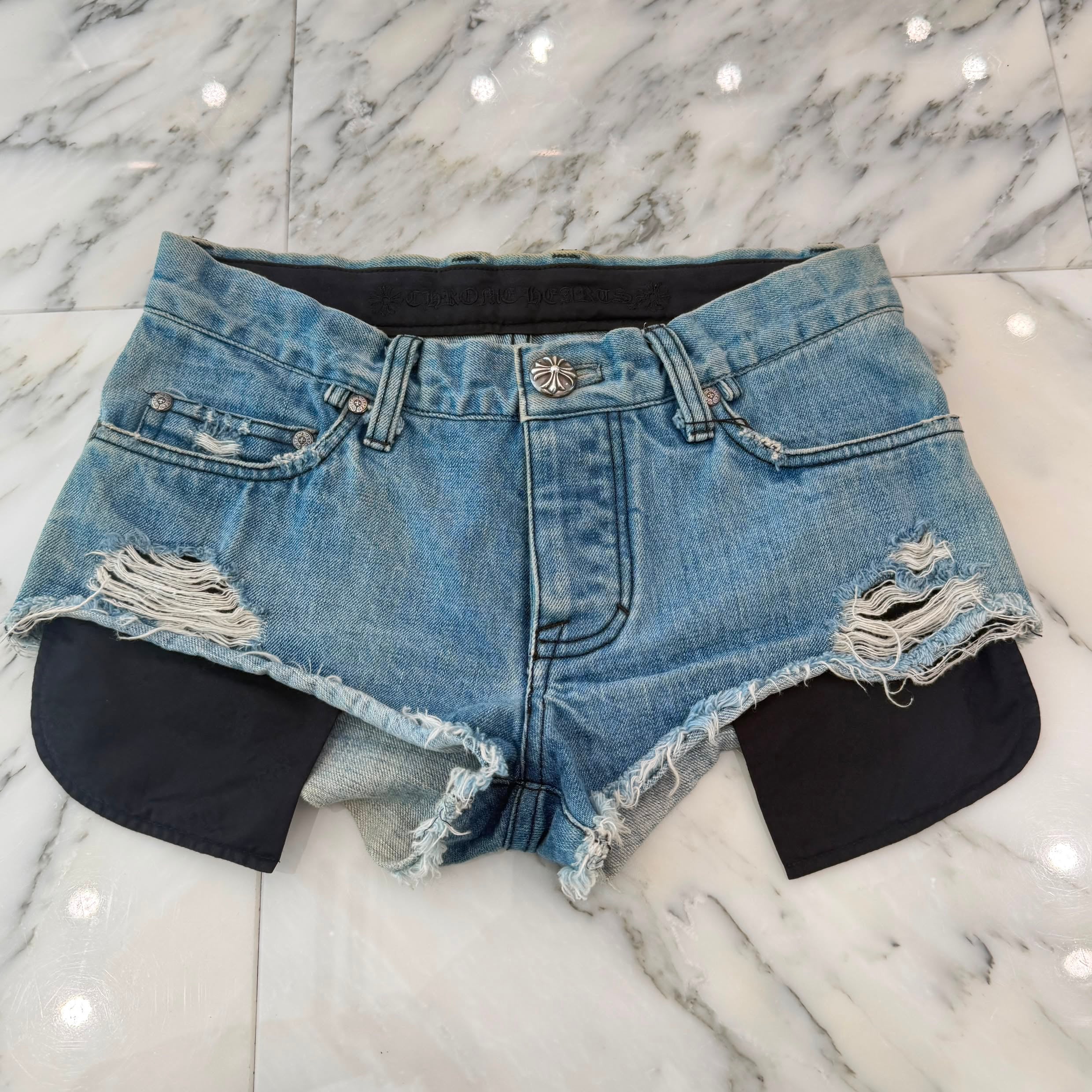 Chrome Hearts デニムショートパンツ USED美品サイズ: 27 CHROME HEARTS Pocket-Lined Denim Short Pants Size 25 クロムハーツ