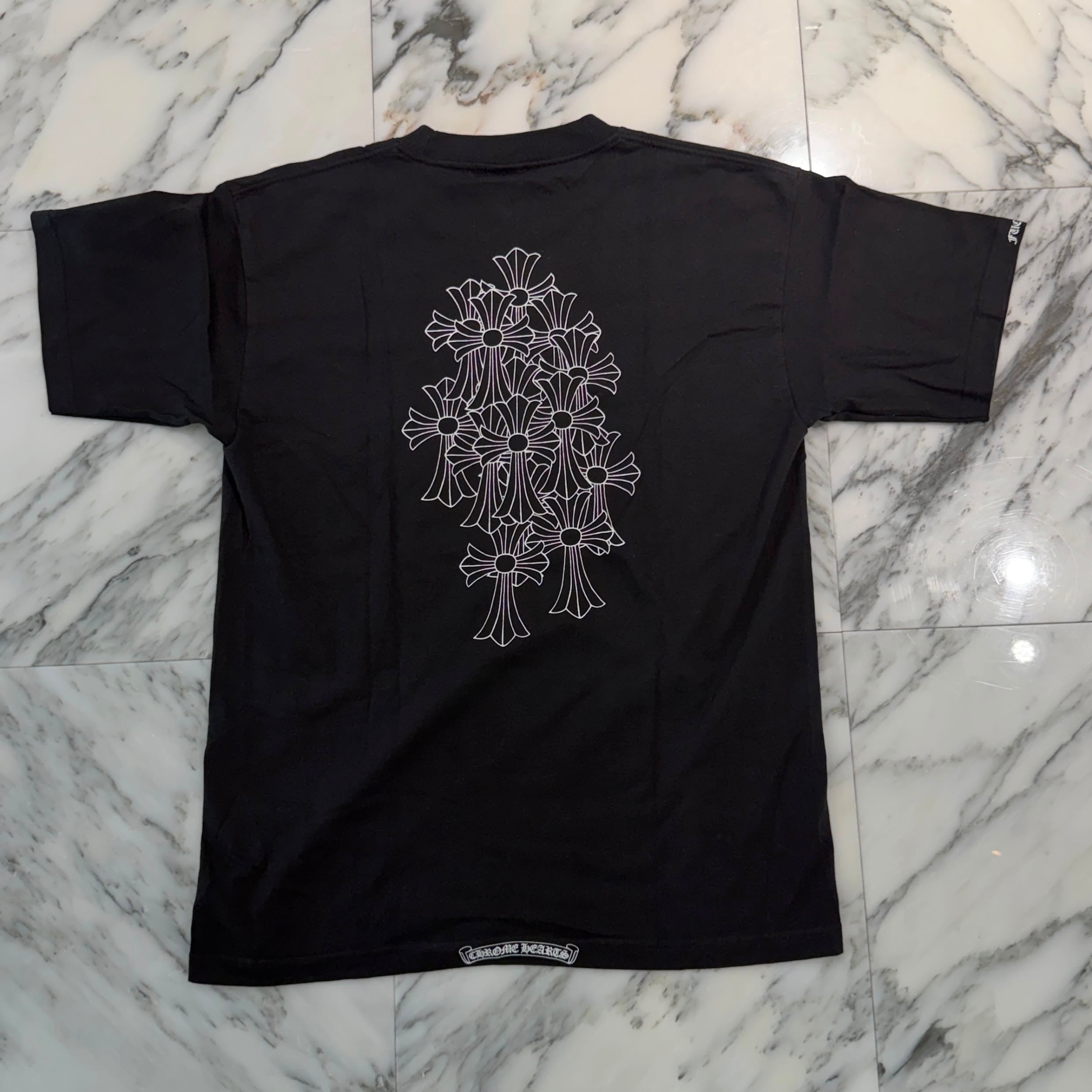 クロムハーツ 　ホースシュープリント　ガーメンツ　ガーメント CHROME HEARTS Horseshoe Back Cemetery Cross Print Tee Size L