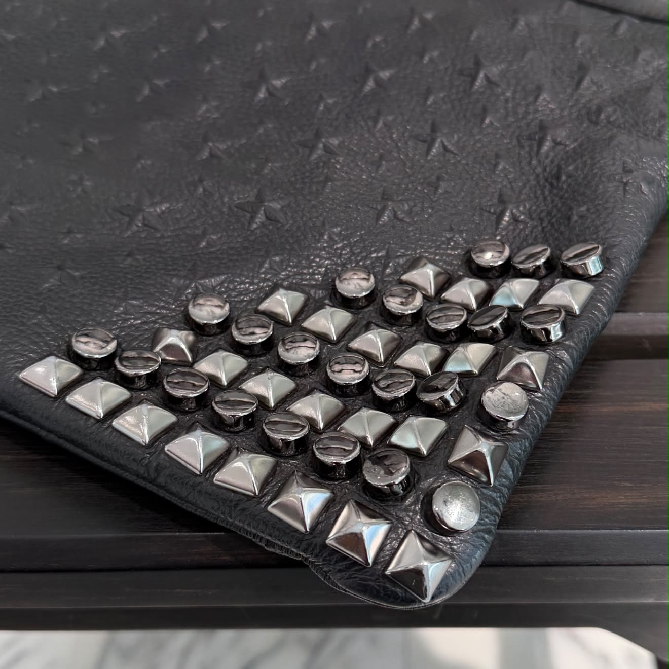 JIMMY CHOO Derek Star Embossed Studded Leather Clutch Bag ジミーチュウ デレク スターエンボス スタッズ レザー クラッチバッグ