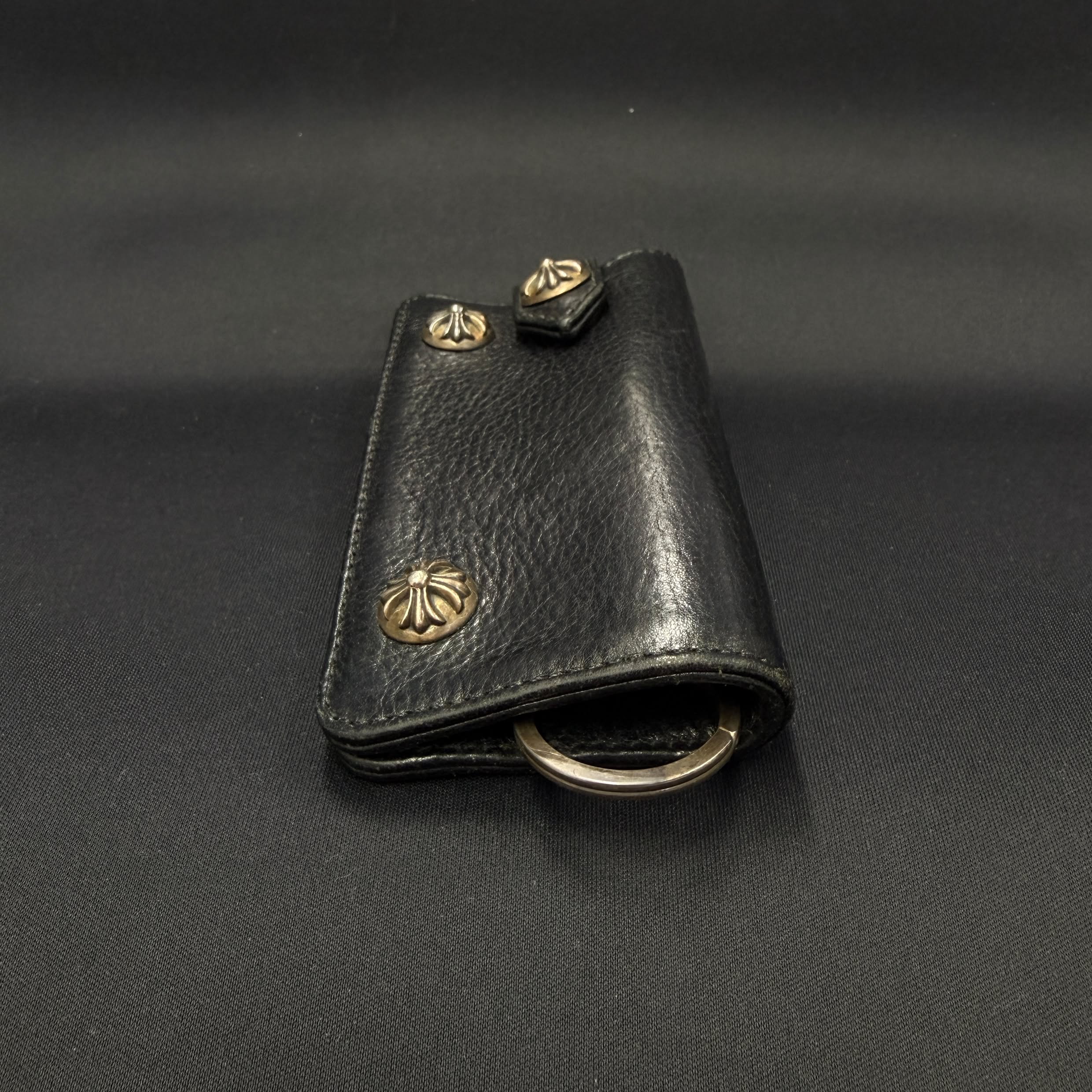 CHROME HEARTS Destroyed Leather Cross Ball Snap Button Key Case