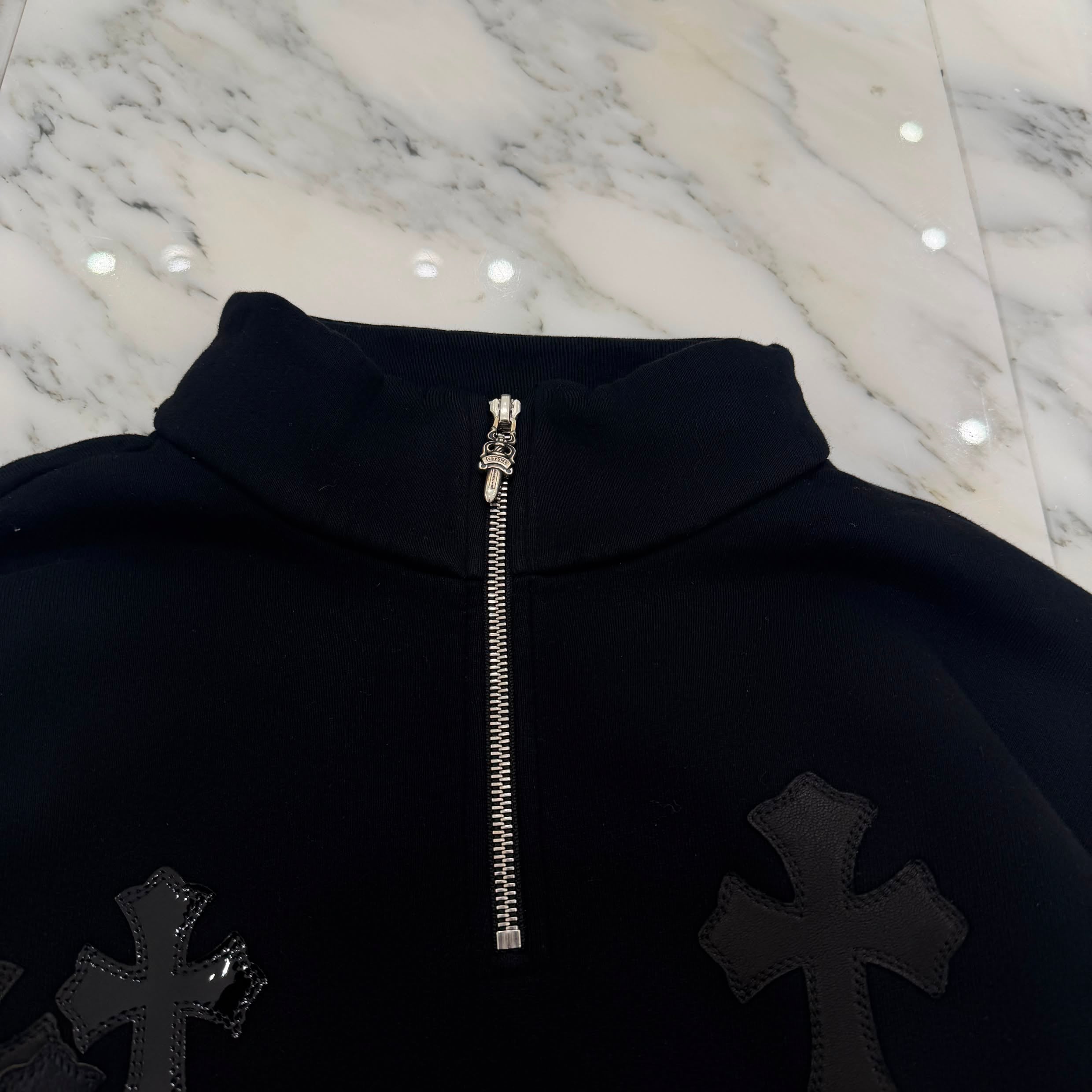 CHROME HEARTS Y NOT Multi Leather Cross Patch Half Zip Sweatshirt Size S クロムハーツ ワイノット マルチレザークロスパッチ ハーフジップ スウェットシャツ サイズS