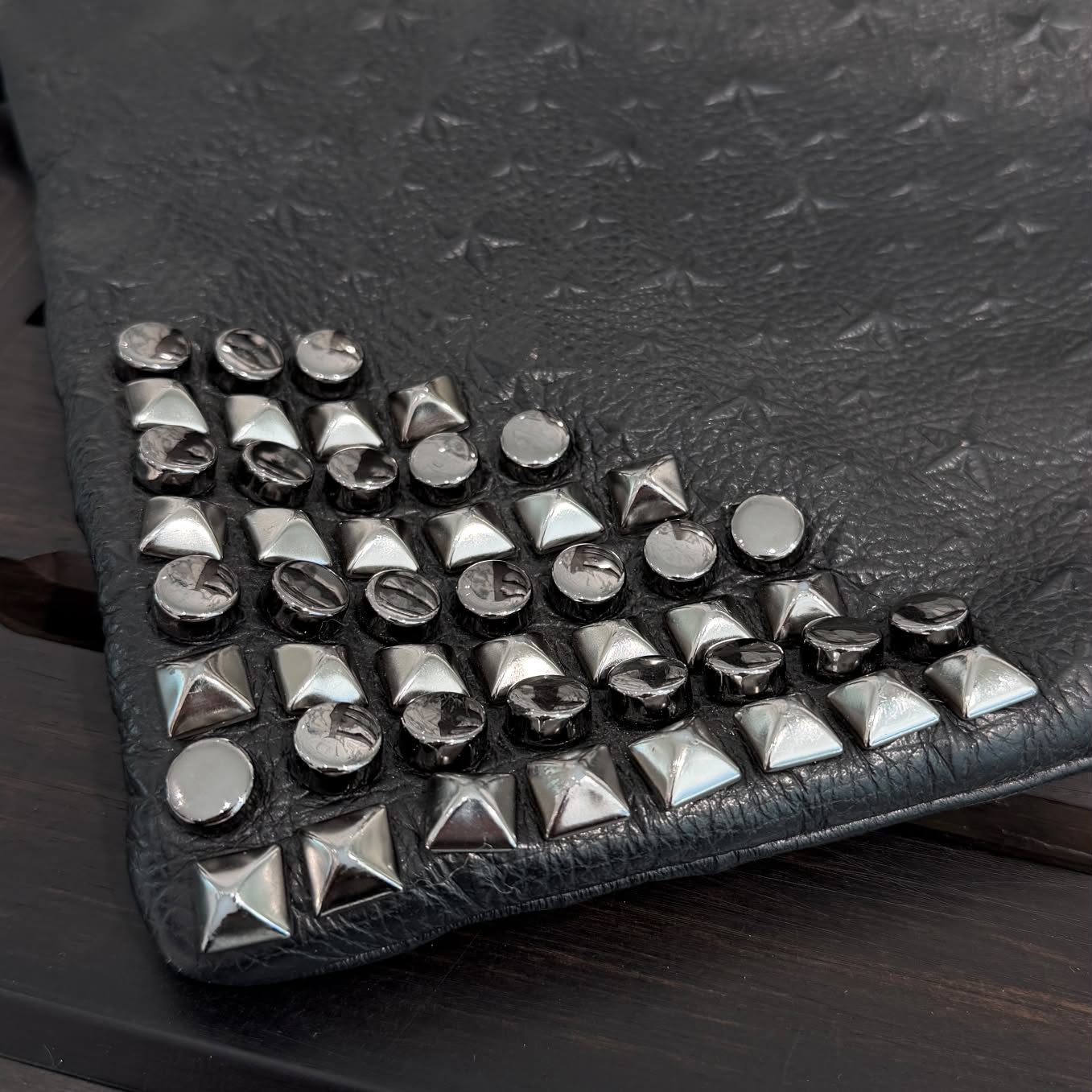 JIMMY CHOO Derek Star Embossed Studded Leather Clutch Bag ジミーチュウ デレク スターエンボス スタッズ レザー クラッチバッグ