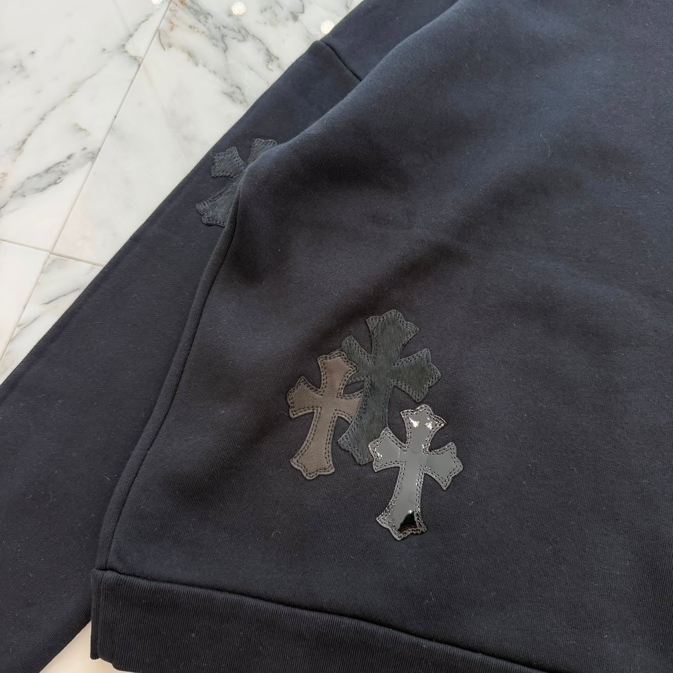 CHROME HEARTS Y NOT Multi Leather Cross Patch Half Zip Sweatshirt Size S クロムハーツ ワイノット マルチレザークロスパッチ ハーフジップ スウェットシャツ サイズS