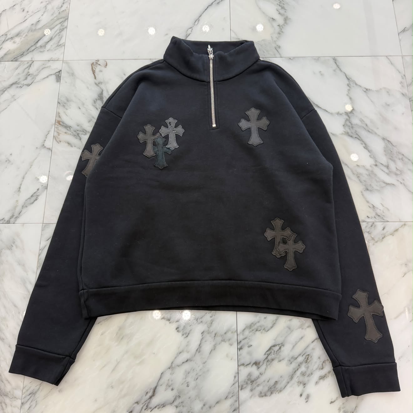 CHROME HEARTS Y NOT Multi Leather Cross Patch Half Zip Sweatshirt Size S クロムハーツ ワイノット マルチレザークロスパッチ ハーフジップ スウェットシャツ サイズS
