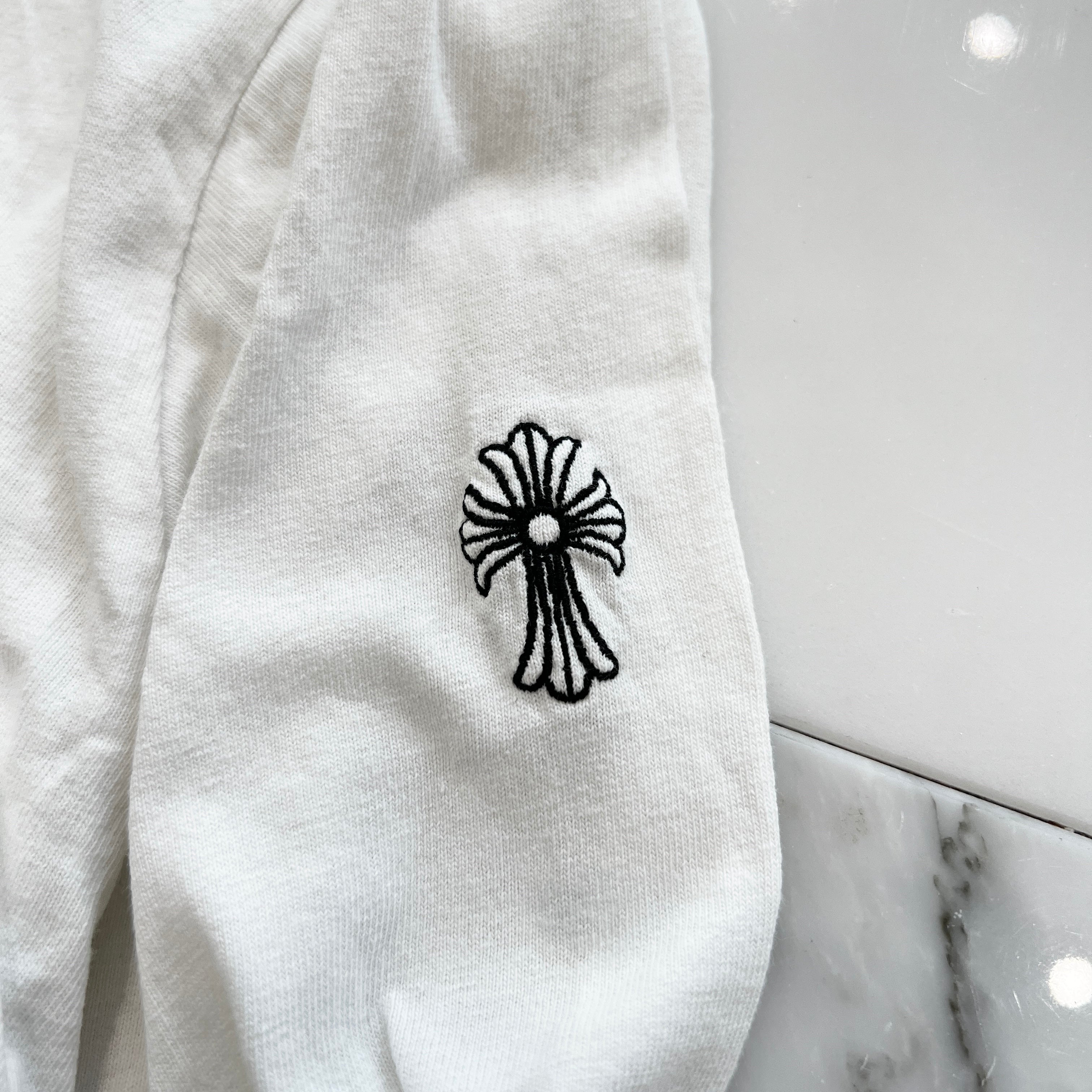 CHROME HEARTS Y NOT Vertical Logo Cross Embroidery Long Sleeve Tee