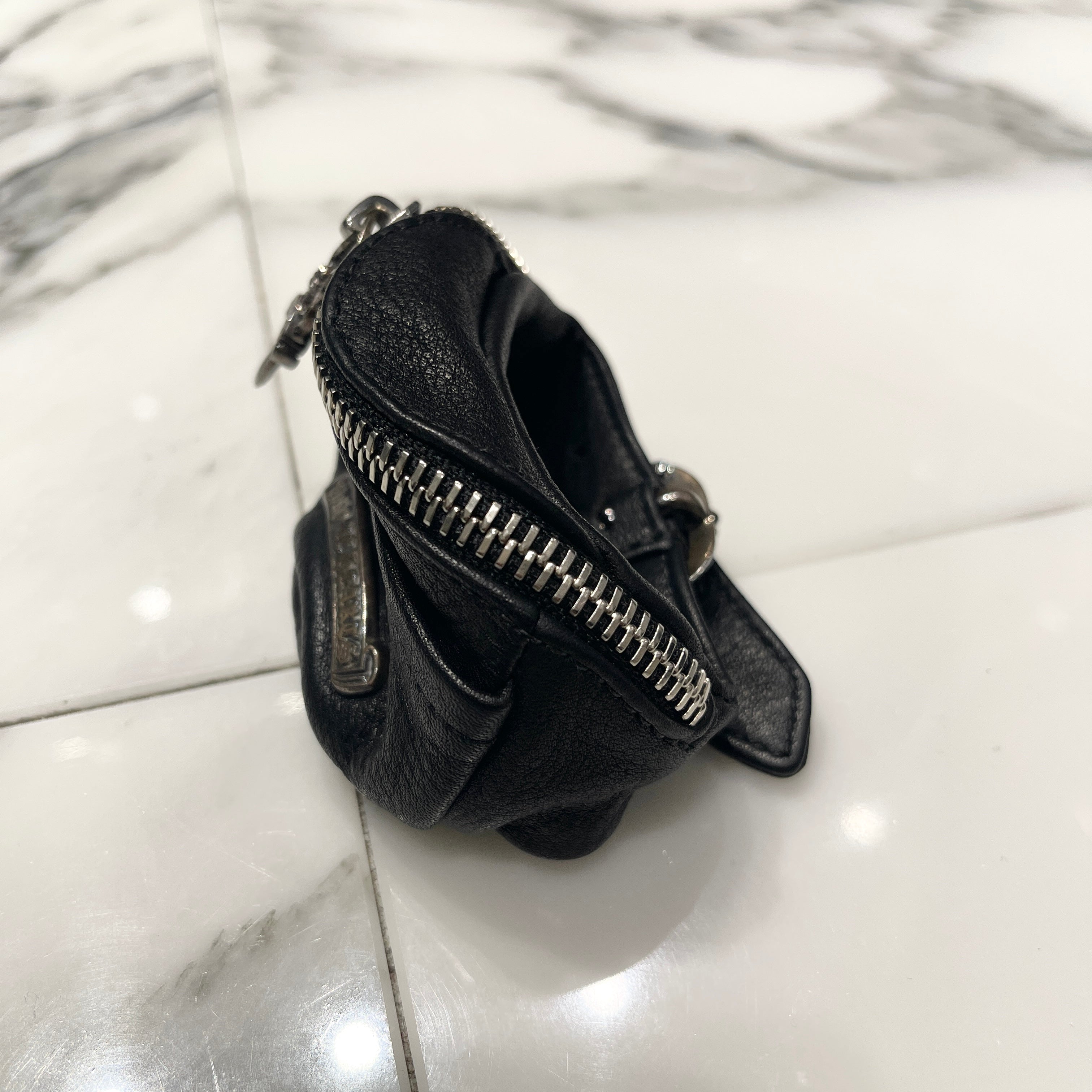 CHROME HEARTS SNAT PACK Scroll Logo Leather Pods Case クロムハーツ スナットパック スクロールロゴ レザー ポッズケース