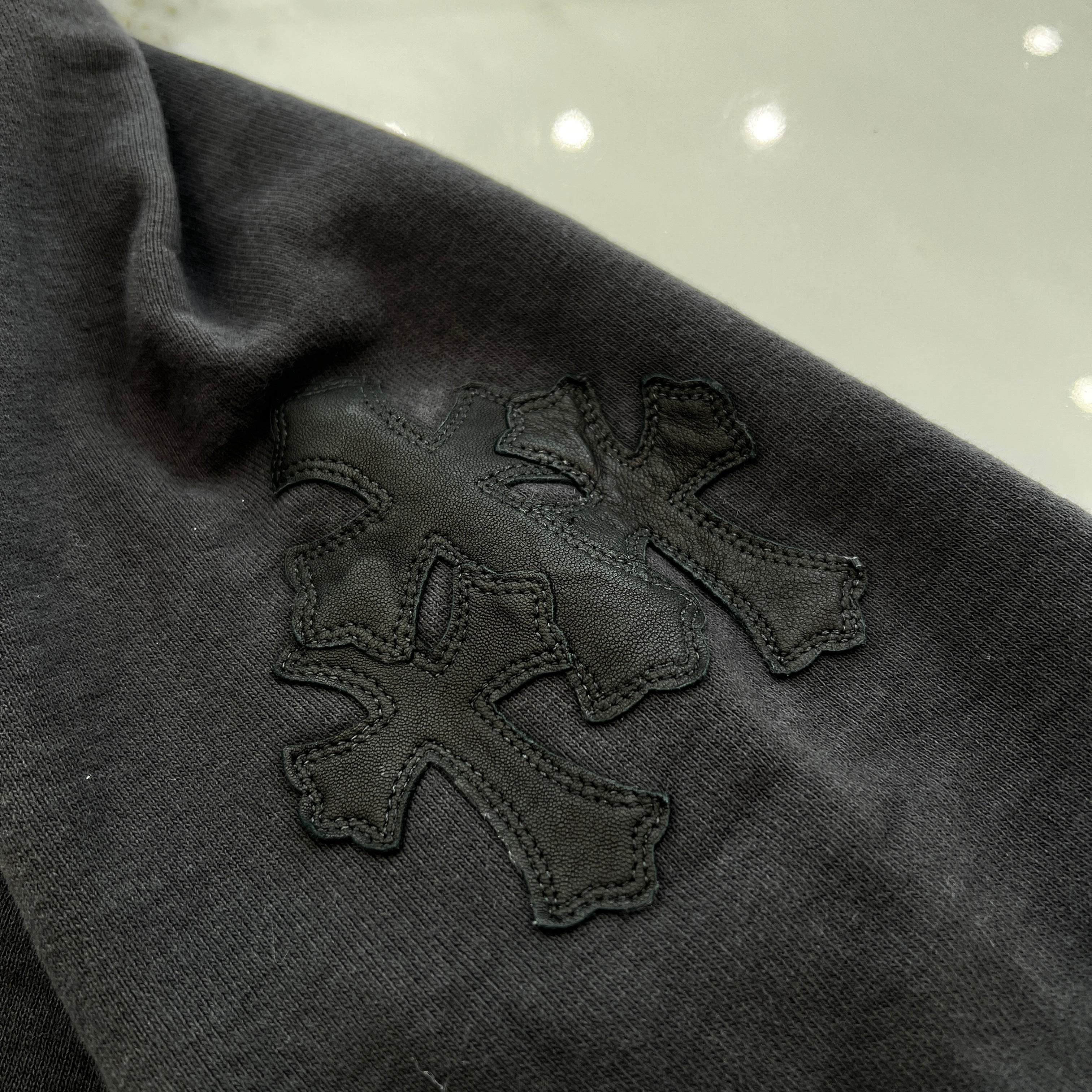 CHROME HEARTS Y NOT Cemetery Cross Leather Patch Pullover Hoodie Size M クロムハーツ ワイノット セメタリークロス レザーパッチ プルオーバーフーディ サイズM