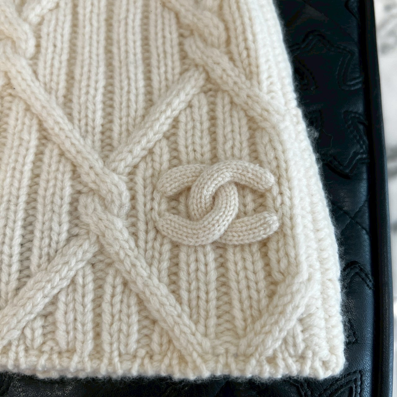 CHANEL Coco Mark Cashmere Cable Knit Beanie シャネル ココマーク カシミア ケーブルニット ビーニー