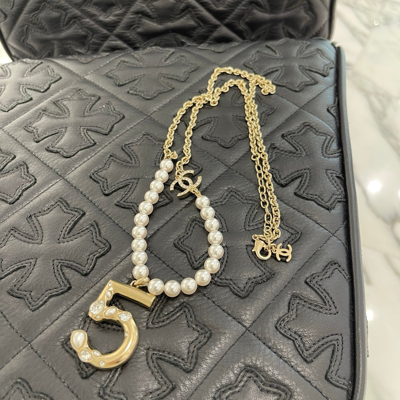 CHANEL 2023SS No.5 Coco Mark Pearl Chain Necklace シャネル No.5
