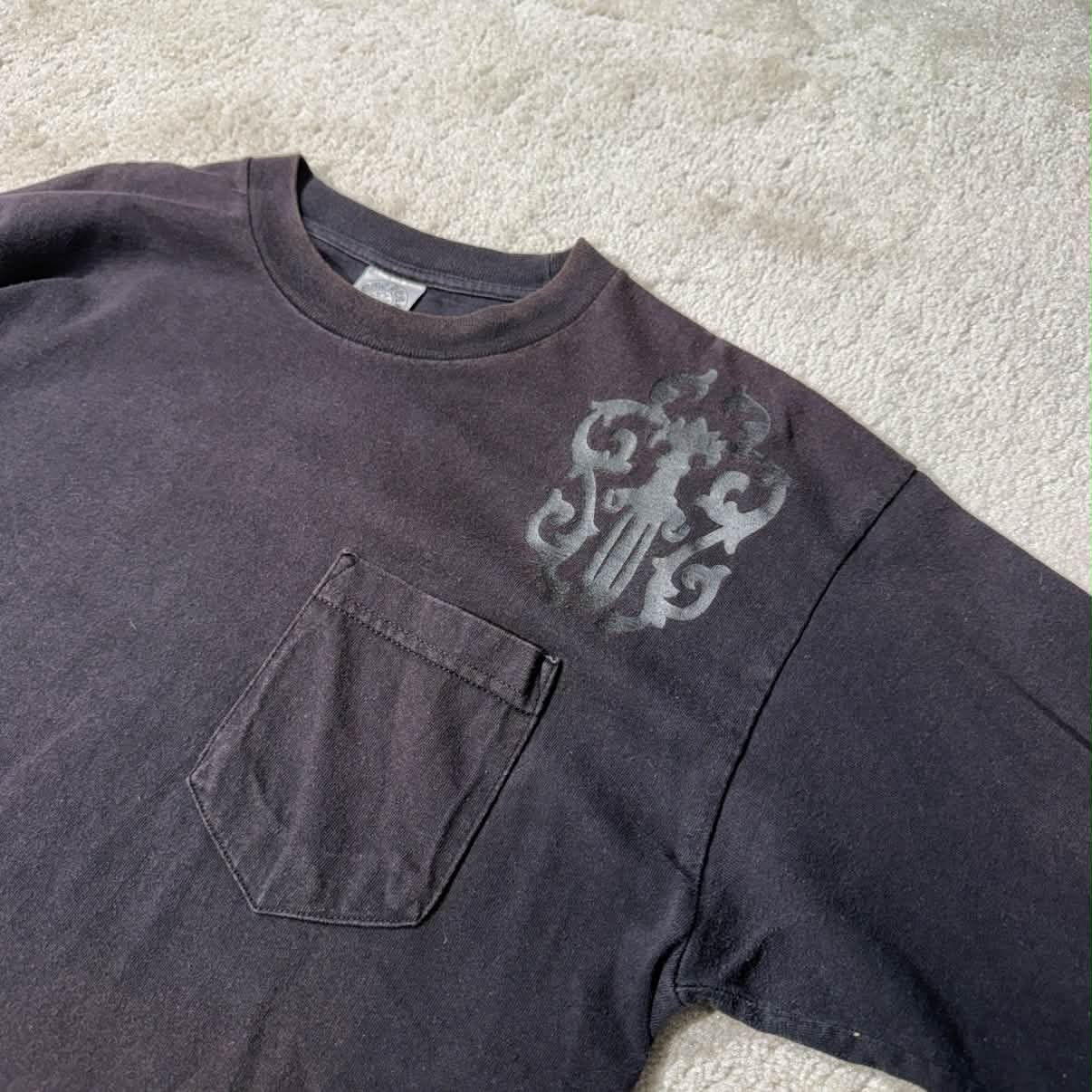 CHROME HEARTS Shoulder Vine Dagger Back Cemetery Cross Print Tee