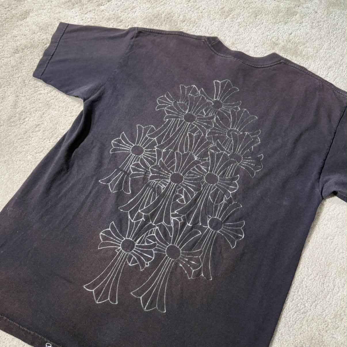 CHROME HEARTS Shoulder Vine Dagger Back Cemetery Cross Print Tee Size L クロムハーツ ショルダーヴァインダガー バックセメタリークロスプリント Tシャツ サイズL