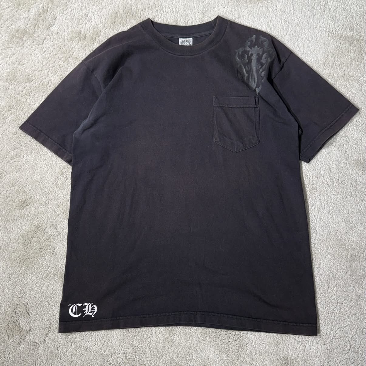 CHROME HEARTS Shoulder Vine Dagger Back Cemetery Cross Print Tee