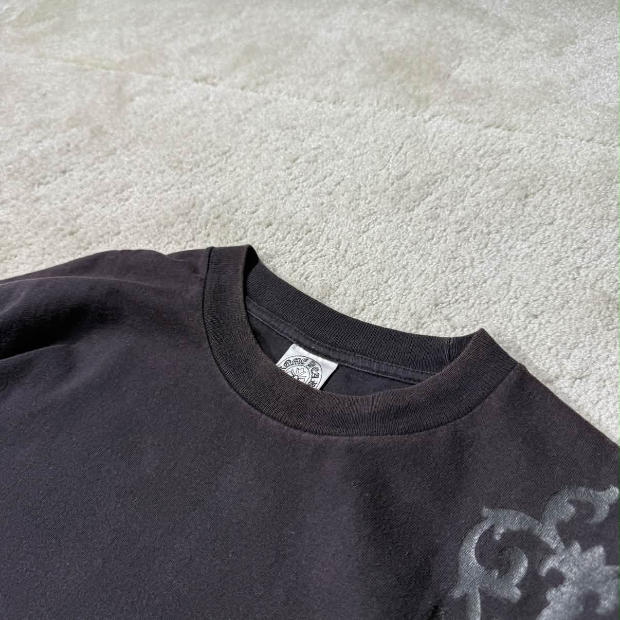 CHROME HEARTS Shoulder Vine Dagger Back Cemetery Cross Print Tee Size L クロムハーツ ショルダーヴァインダガー バックセメタリークロスプリント Tシャツ サイズL