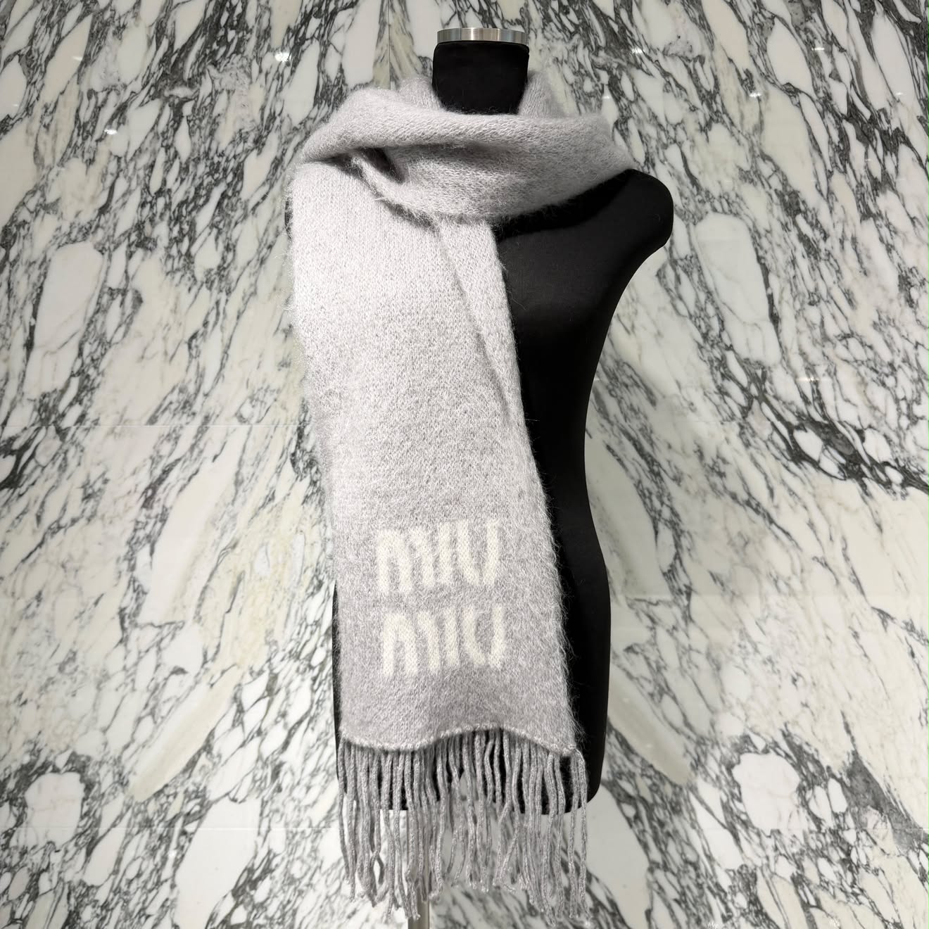 MIU MIU 2025AW Logo Embroidered Mohair Fringe Muffler 5FS062 Size TU ミュウミュウ ロゴ刺繡モヘアフリンジマフラー サイズTU