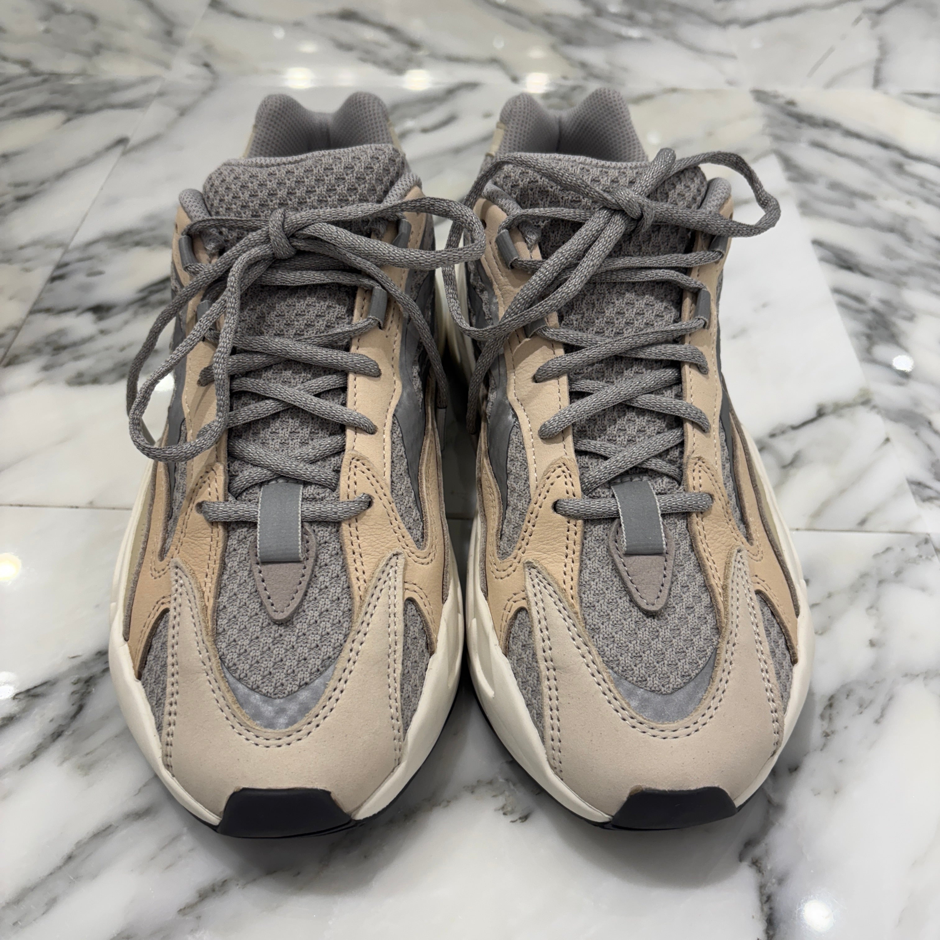 adidas × Kanye West 2022SS Yeezy Boost 700 V2 ''Static'' Sneaker