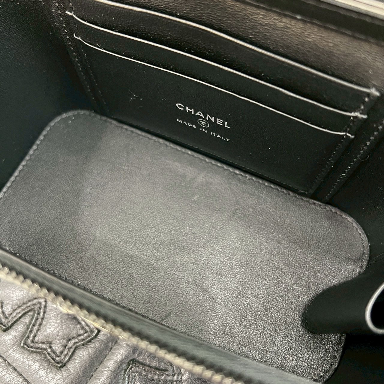CHANEL Matelasse Vanity Case Shoulder Bag AP2199 シャネル マトラッセ ヴァニティケース ショルダーバッグ