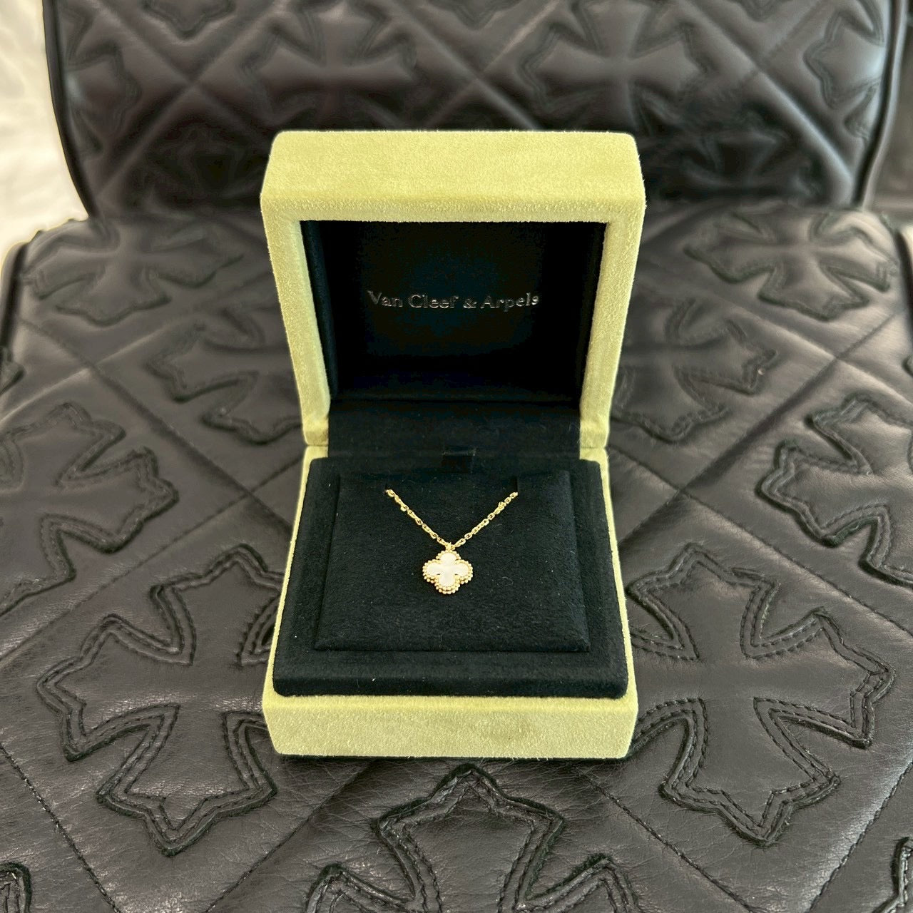 Van Cleef & Arpels Sweet Alhambra Mother Of Pearl Neckless ヴァンクリーフ＆アーペル スウィート アルハンブラ マザー オブ パール ネックレス