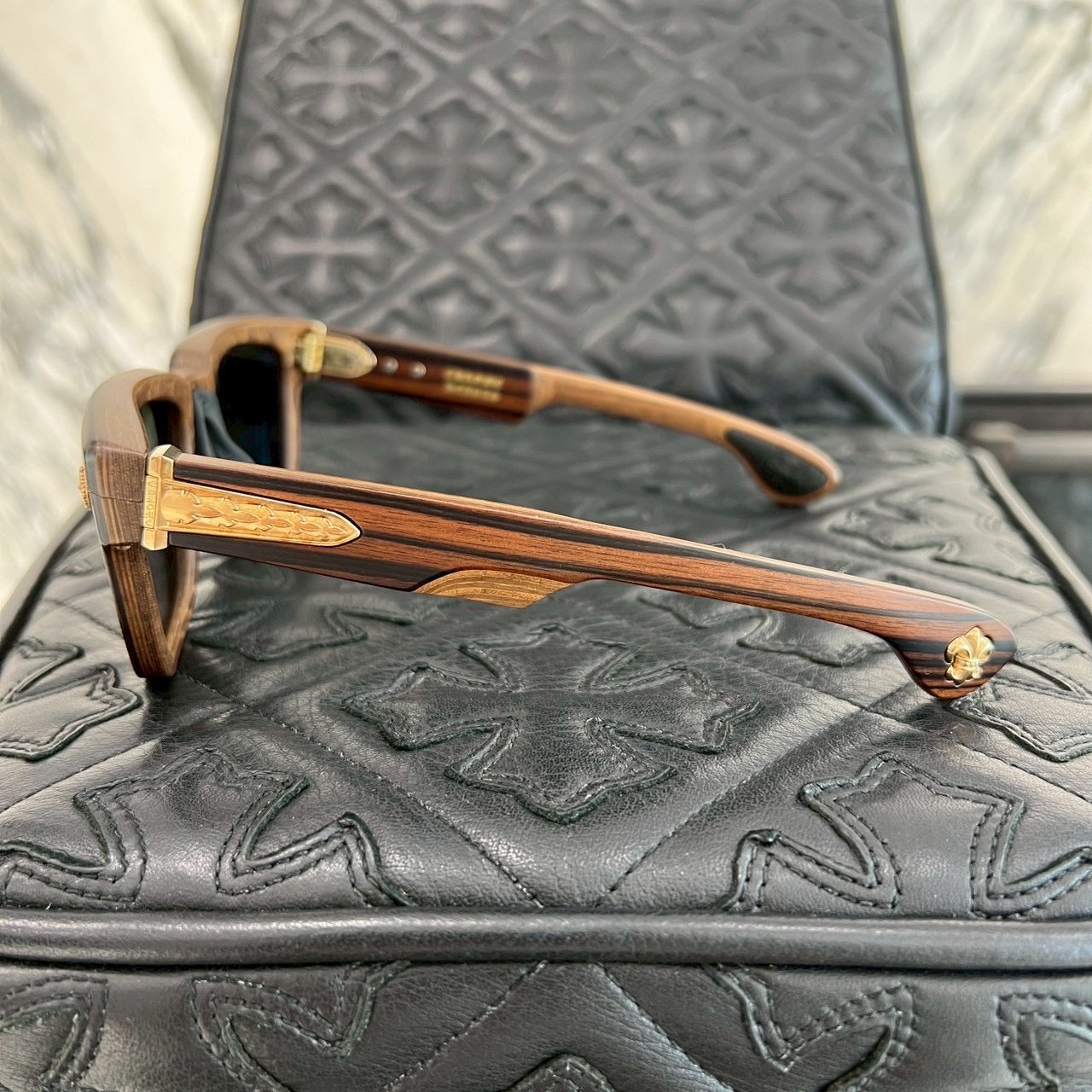 CHROME HEARTS LILITH Ebony Wood Sunglasses "BROWN/DARK GREY" WEWE-18KGP Size 56□18-144 クロムハーツ リリス エボニー ウッド サングラス "ブラウン/ダークグレー" サイズ56□18-144