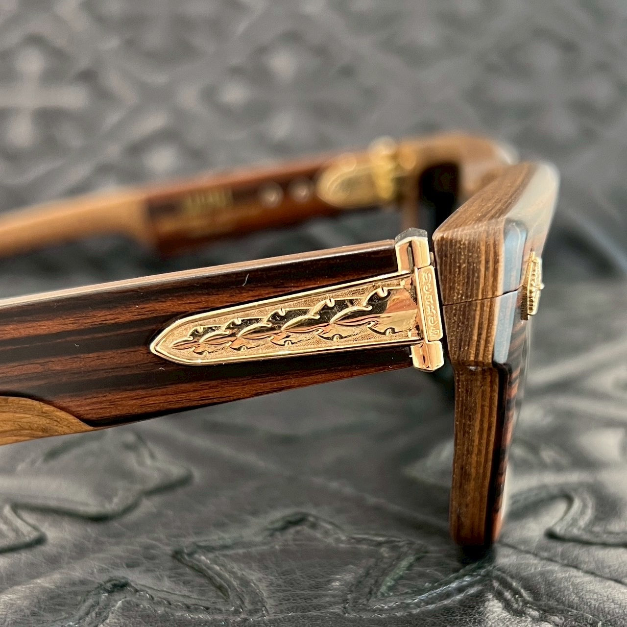 CHROME HEARTS LILITH Ebony Wood Sunglasses "BROWN/DARK GREY" WEWE-18KGP Size 56□18-144 クロムハーツ リリス エボニー ウッド サングラス "ブラウン/ダークグレー" サイズ56□18-144