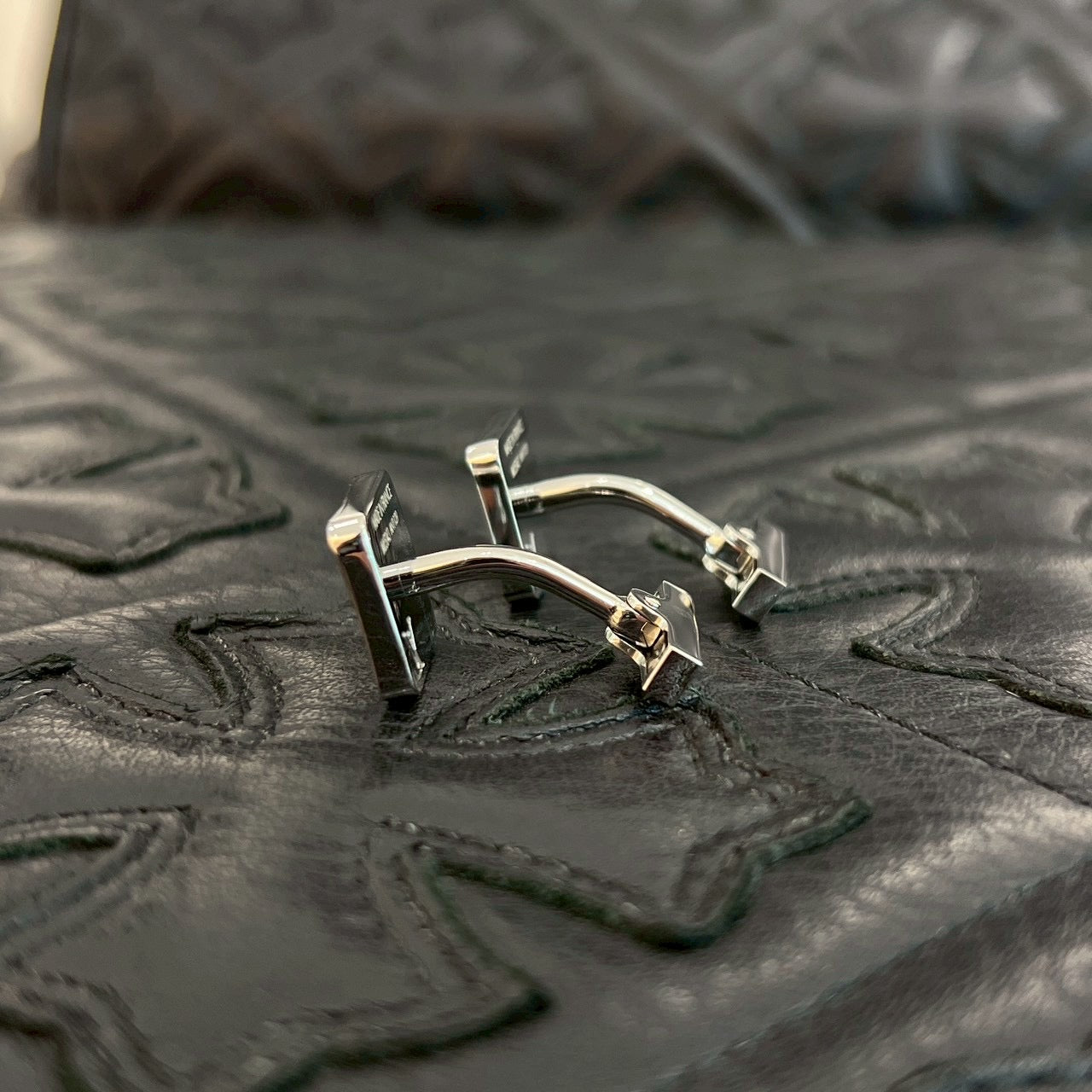 LOUIS VUITTON Bouton de Manchette Champs Élysées Cuff's Button M65043 ルイヴィトン ブトン ドゥ マンシェット シャンゼリゼ カフスボタン